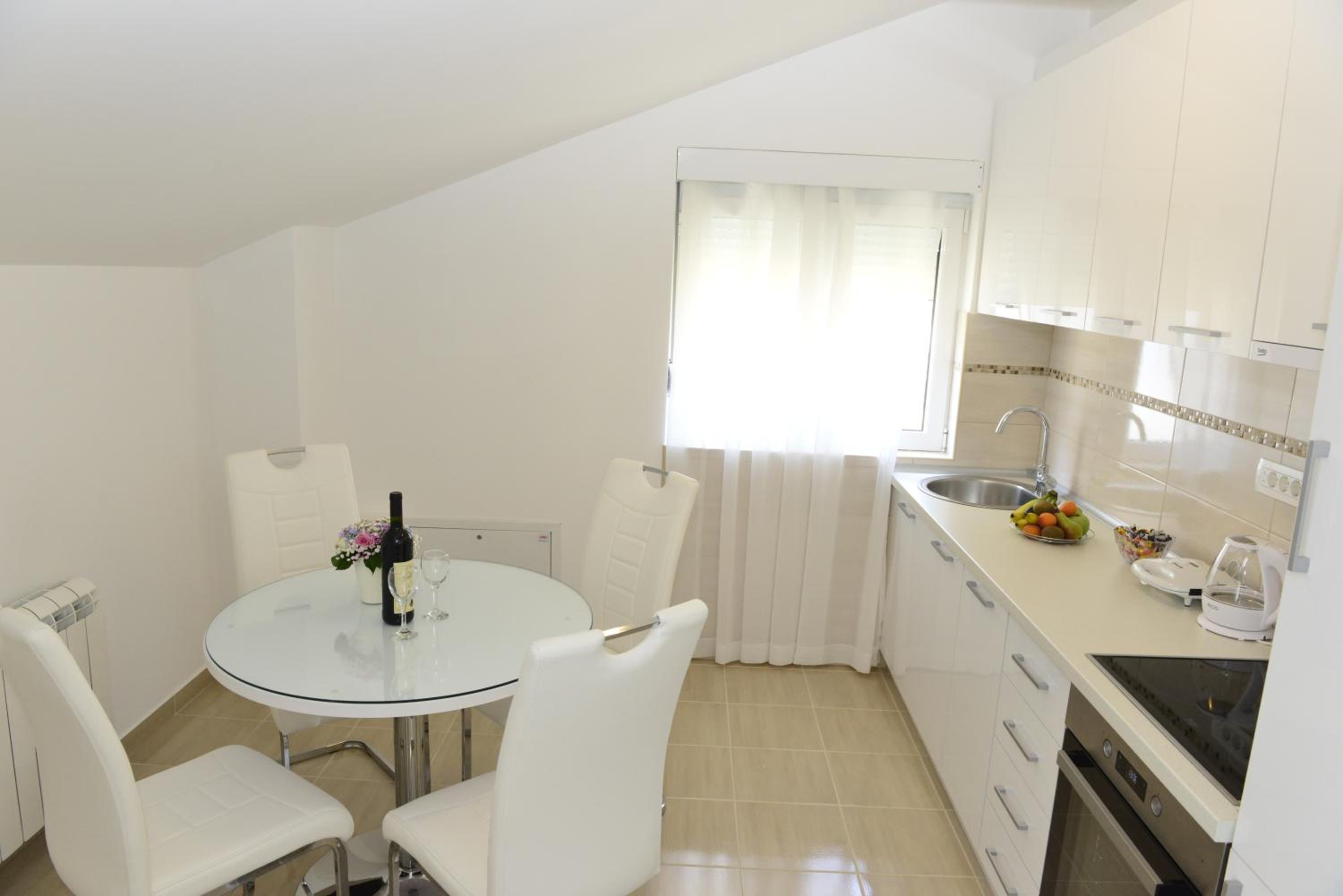 Apartmani Stefanija view 2