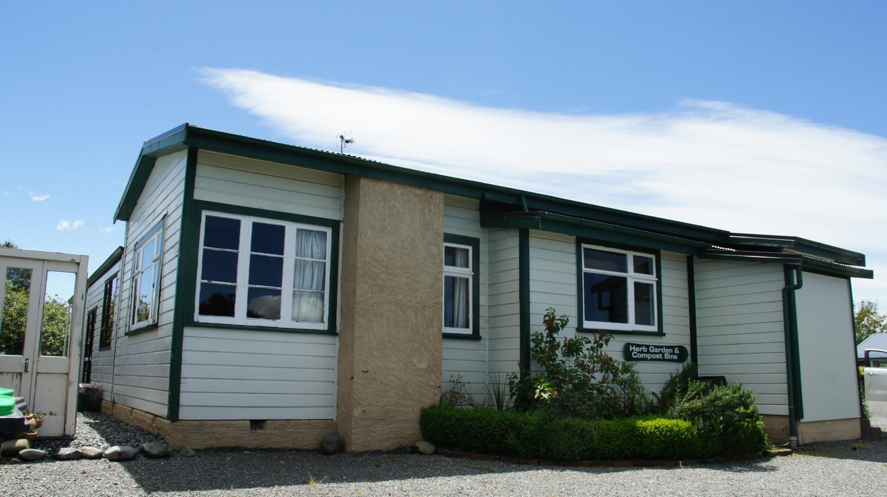 Pinedale Lodge & Apartment