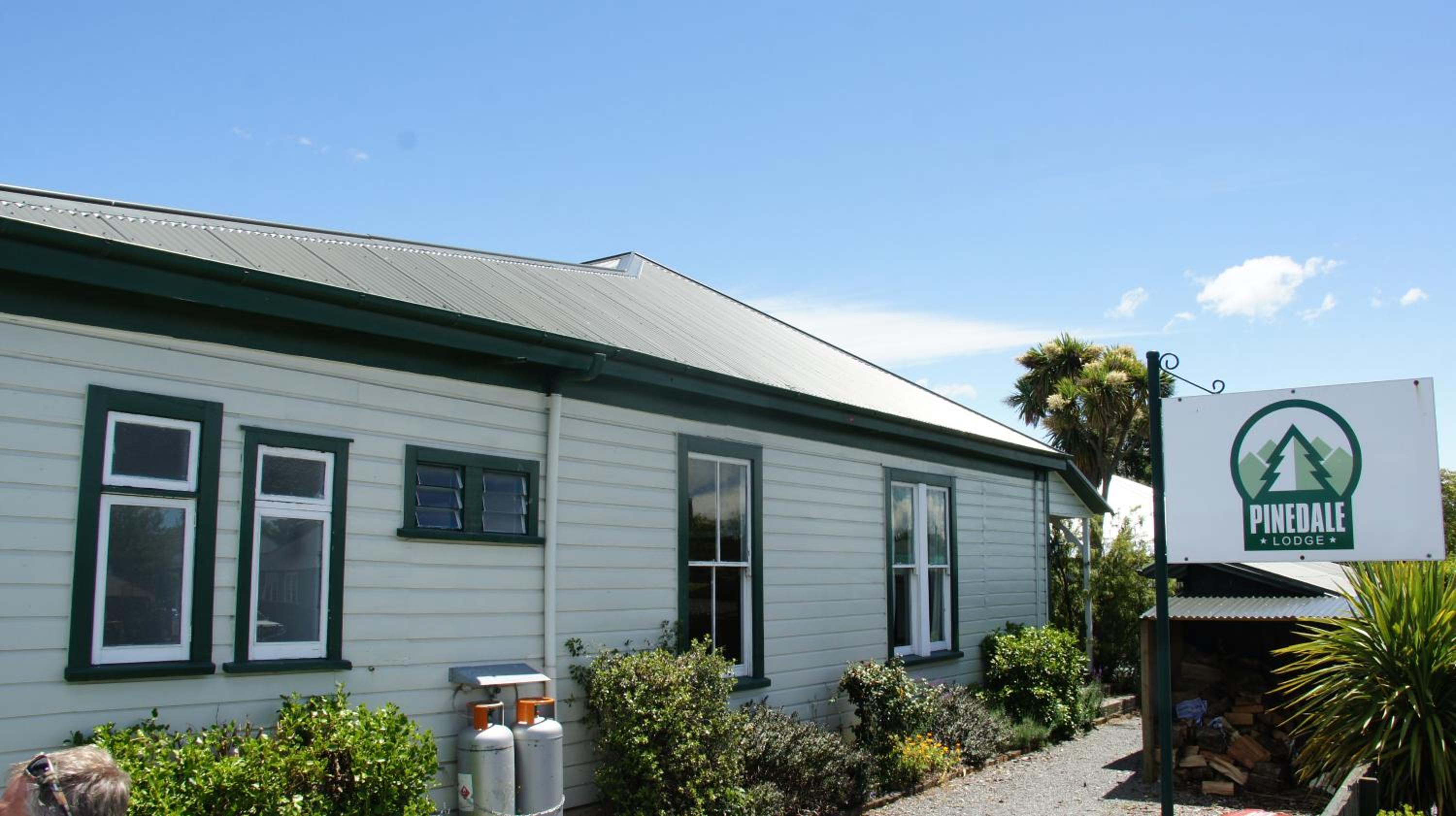 Pinedale Lodge & Apartment