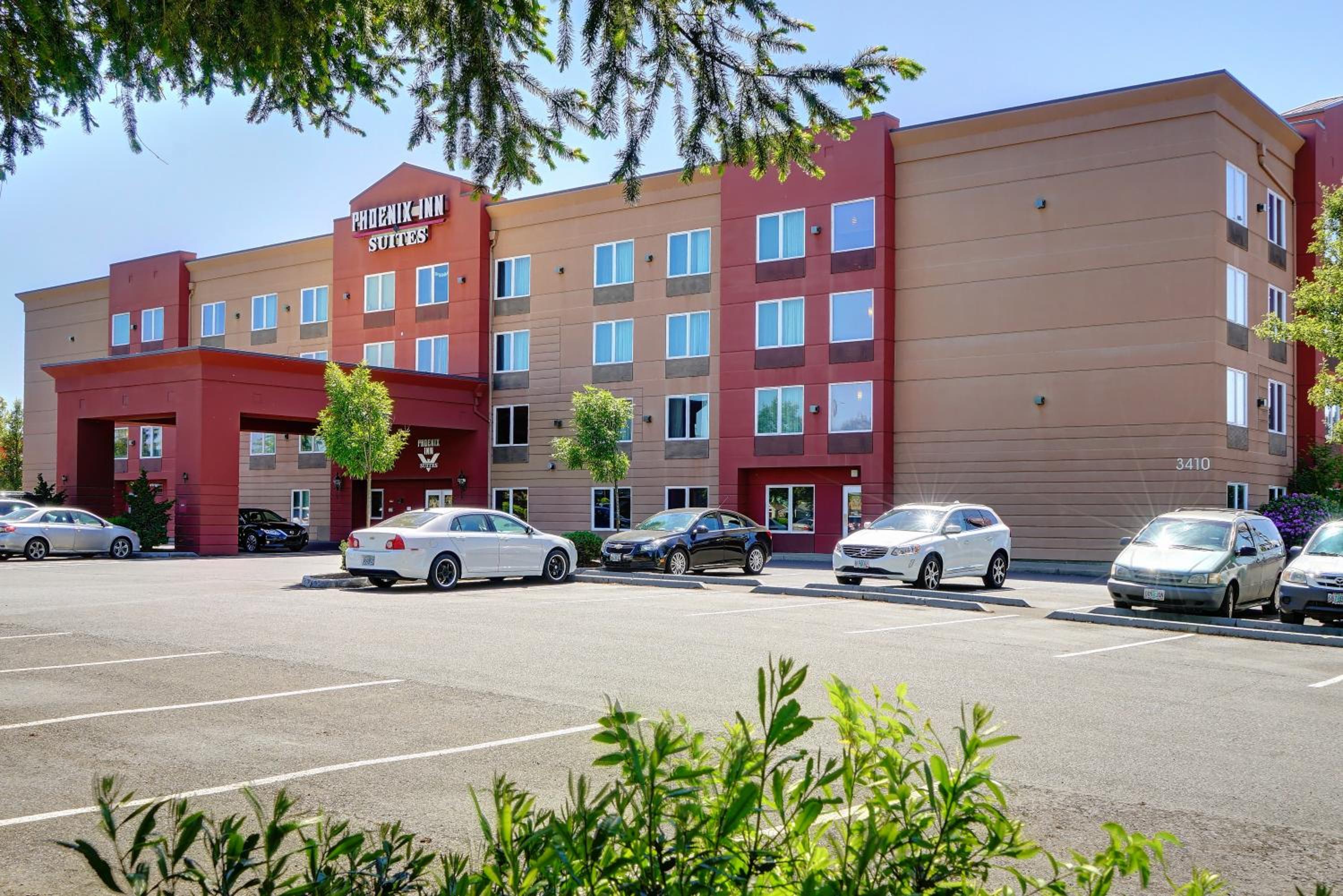 Corvallis Vacations - Phoenix Inn Suites Albany - Property Image 1