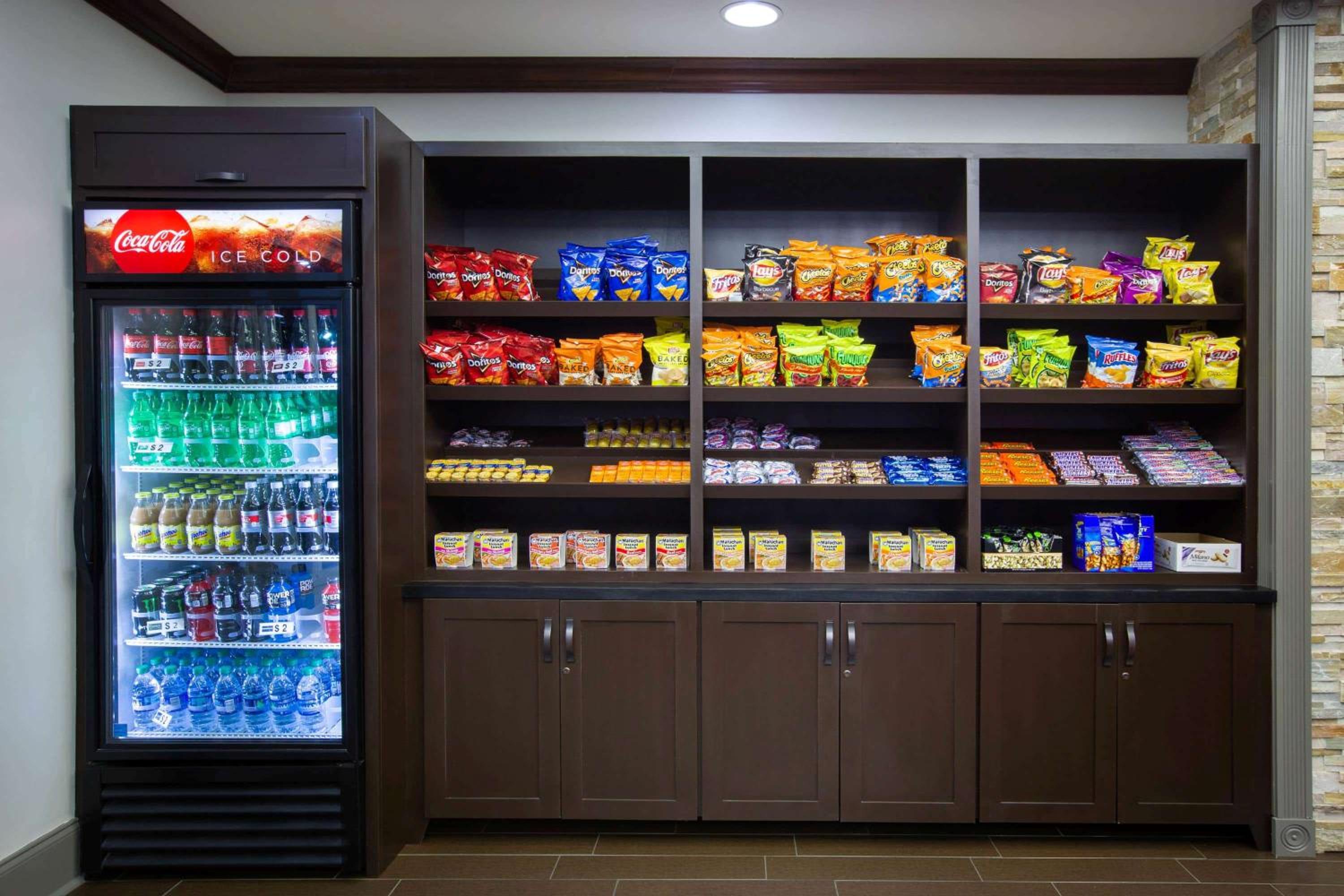 Tupelo Vacations - La Quinta by Wyndham Tupelo - Property Image 57