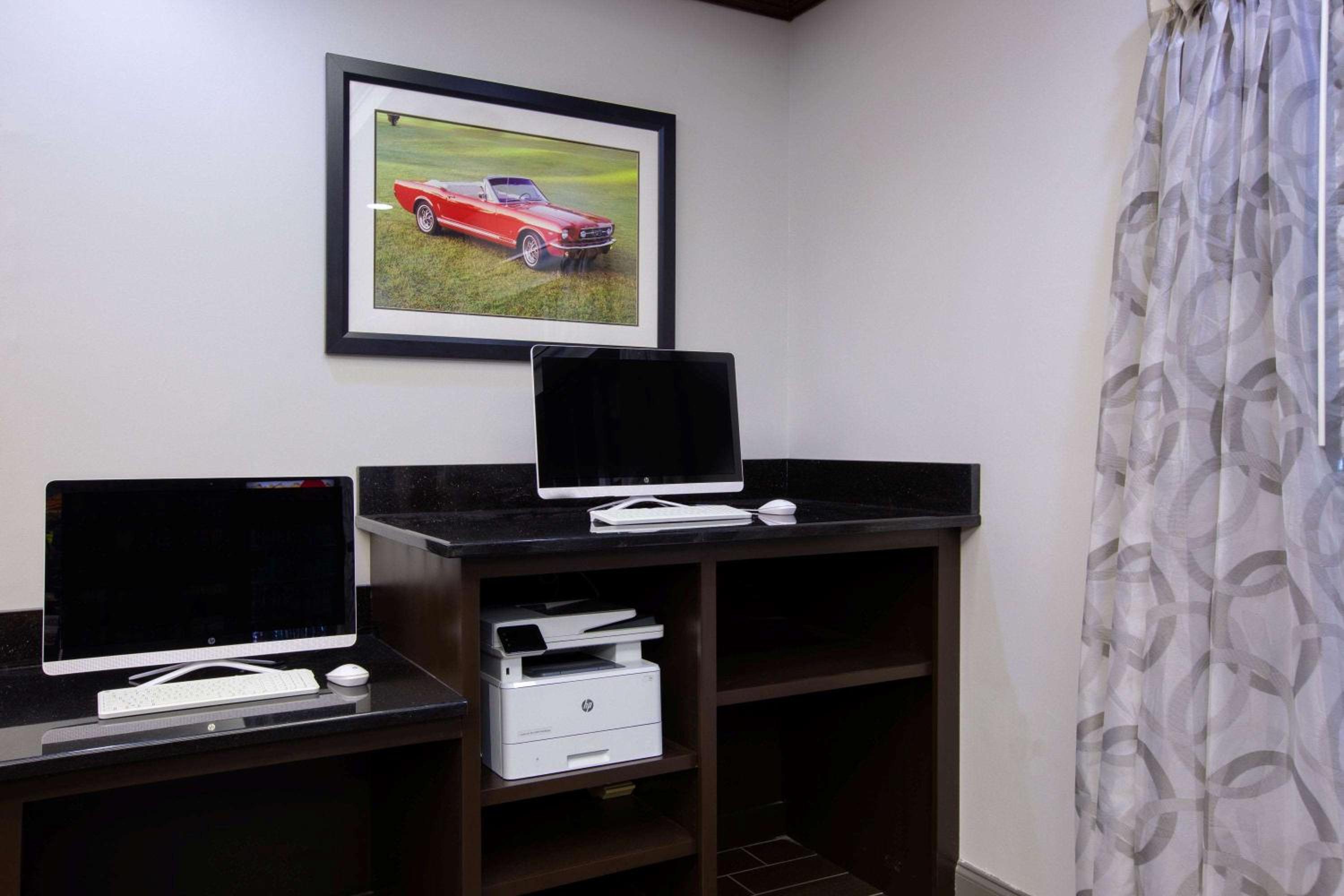 Tupelo Vacations - La Quinta by Wyndham Tupelo - Property Image 50