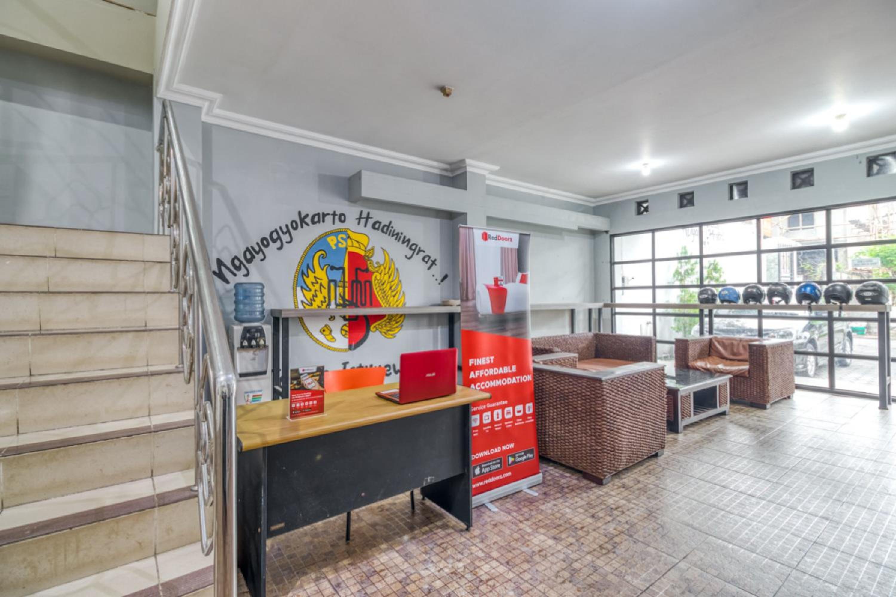 RedDoorz Hostel near Stadion Mandala Krida Yogya view 4