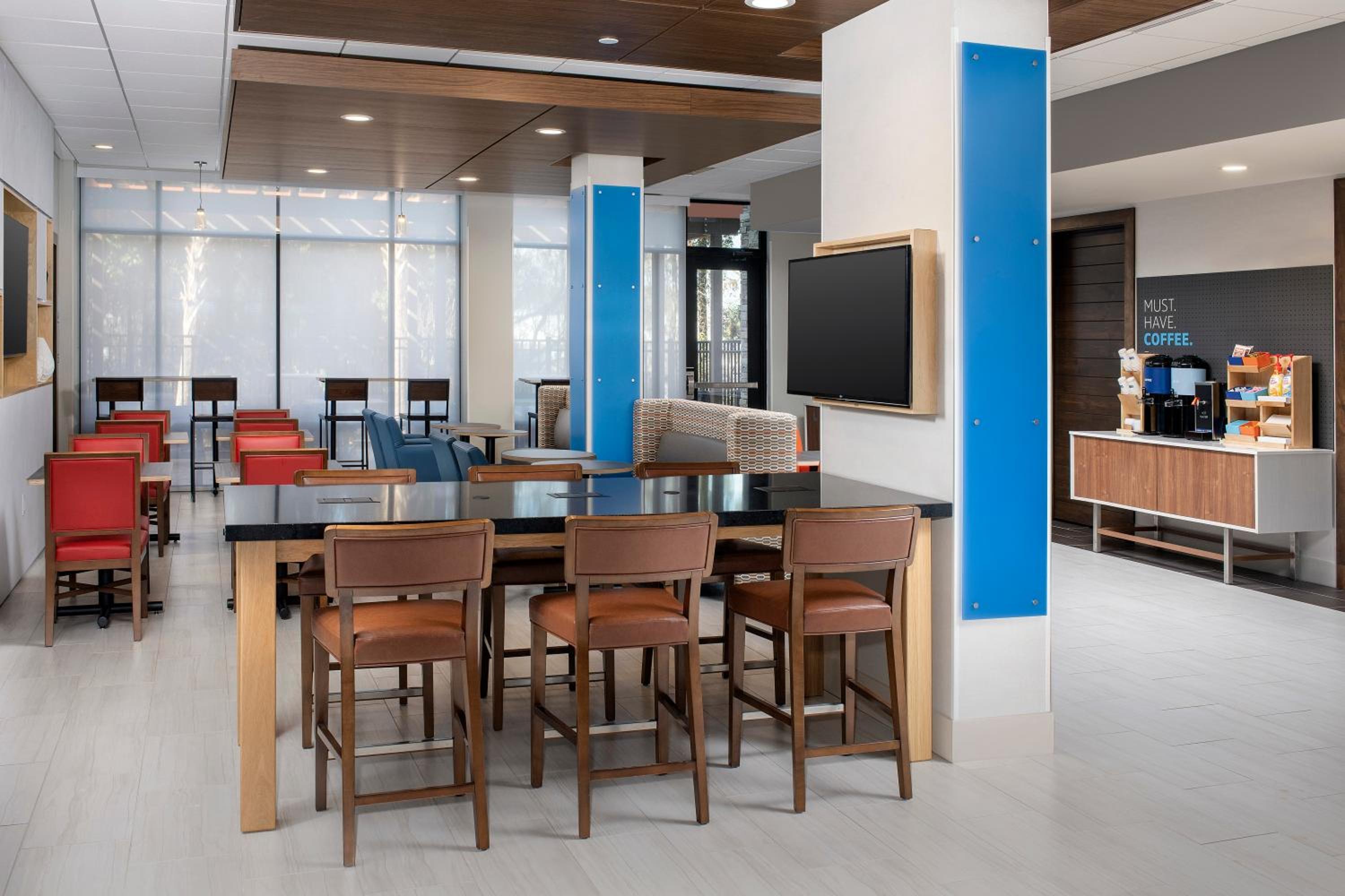 Kingsland Vacations - Holiday Inn Express Suites Kingsland I-95-Naval Base Area, an IHG Hotel - Property Image 6