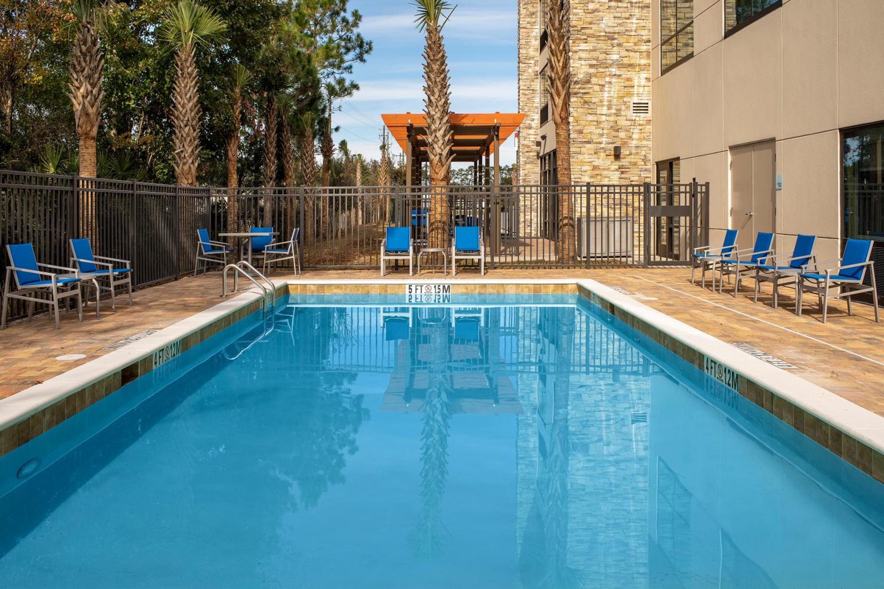 Kingsland Vacations - Holiday Inn Express Suites Kingsland I-95-Naval Base Area, an IHG Hotel - Property Image 32