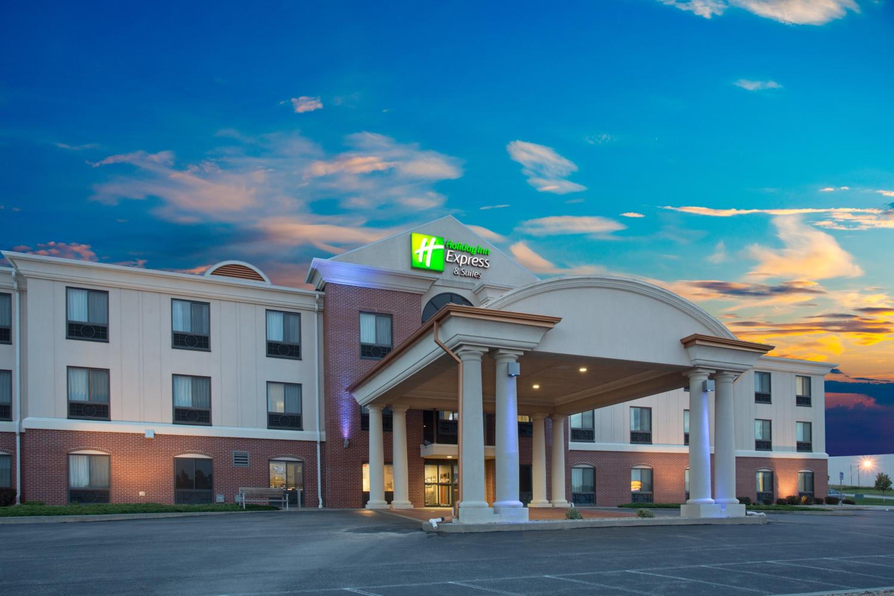 Hotel Holiday Inn Express Hotel & Suites Concordia US 81, an IHG Hotel - Image 1