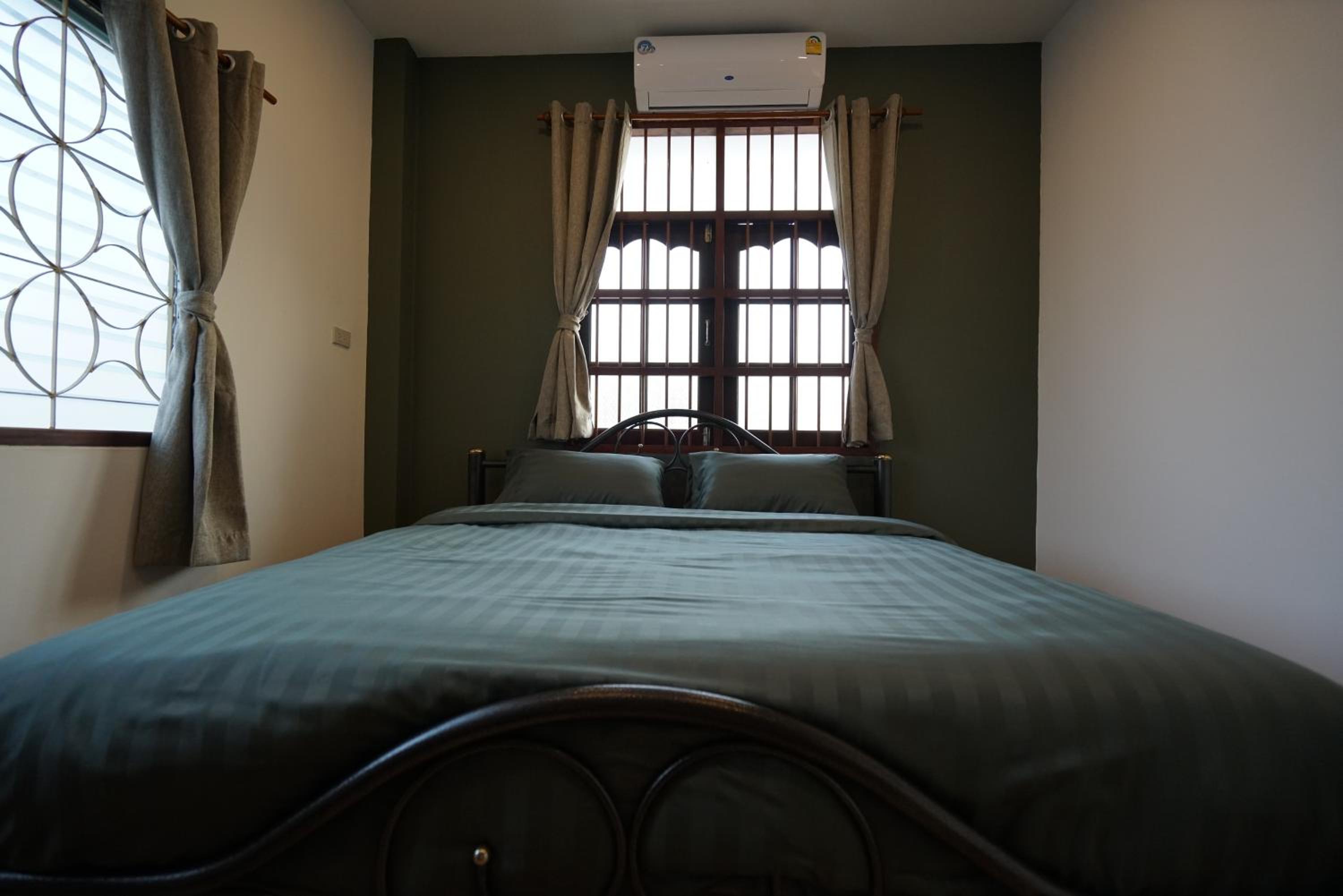 Niece Hostel Phuket - Bangtao Beach