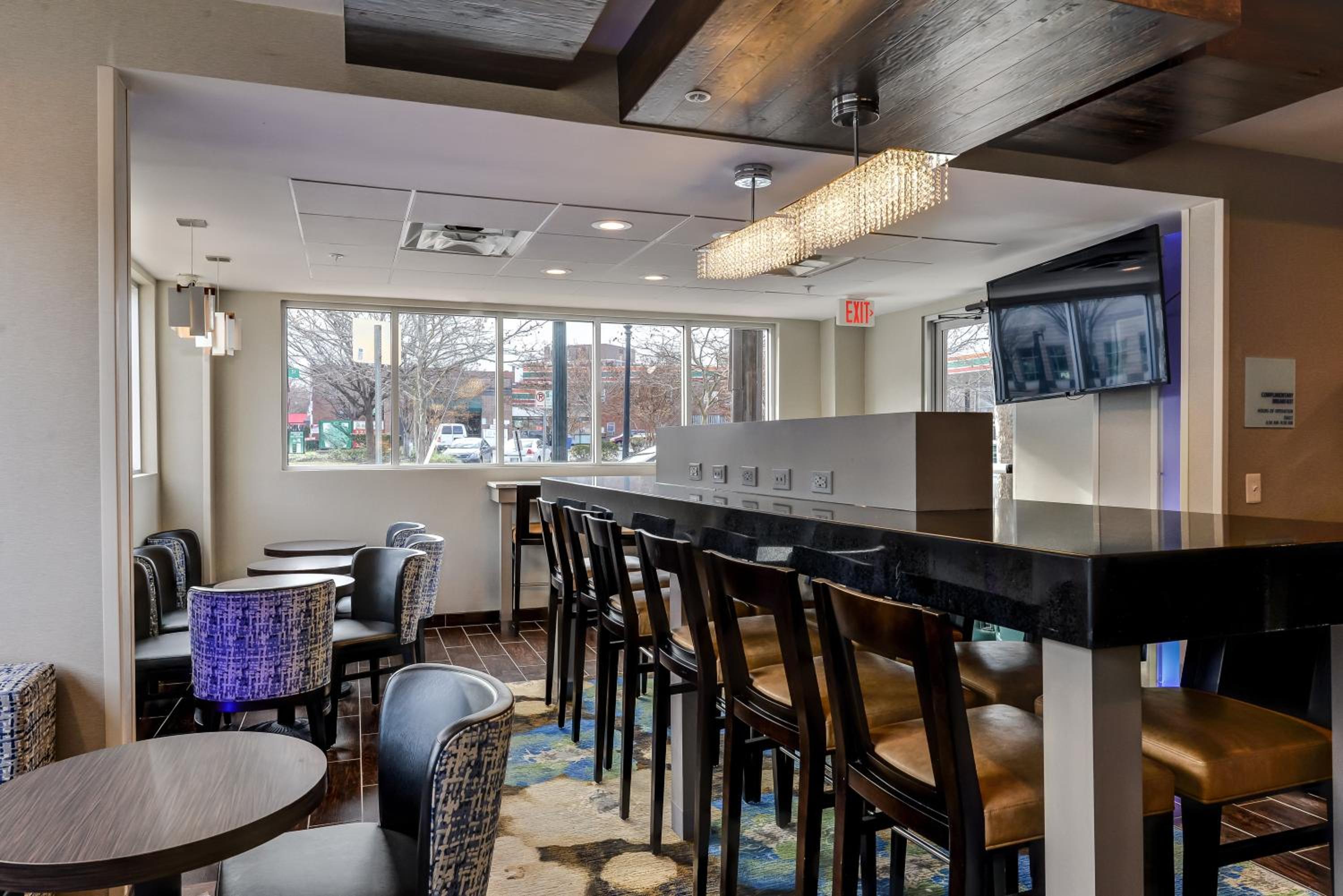 Washington DC Vacations - Holiday Inn Express Washington DC Silver Spring, an IHG Hotel - Property Image 4