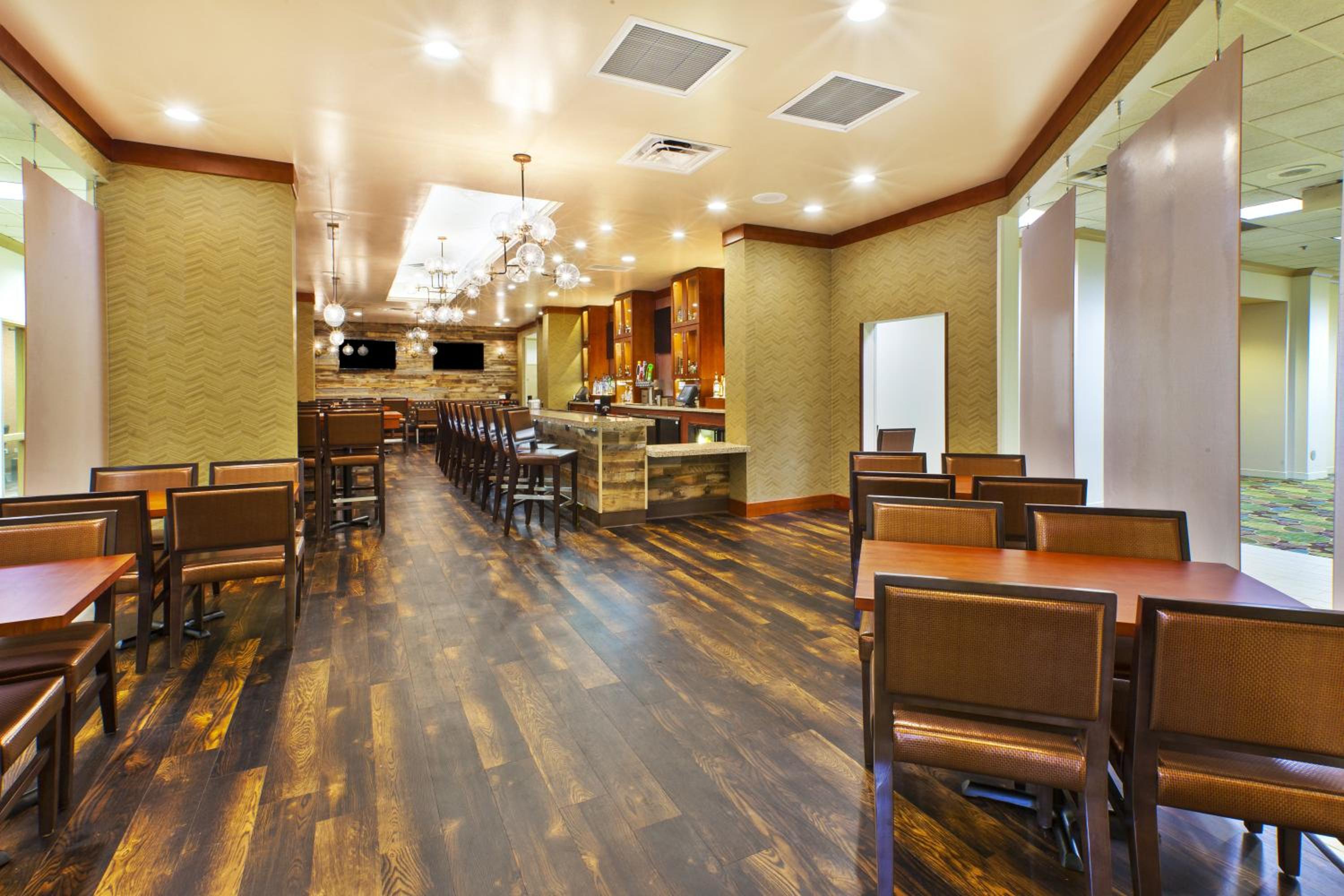 Bolingbrook Vacations - Holiday Inn Suites Bolingbrook, an IHG Hotel - Property Image 19