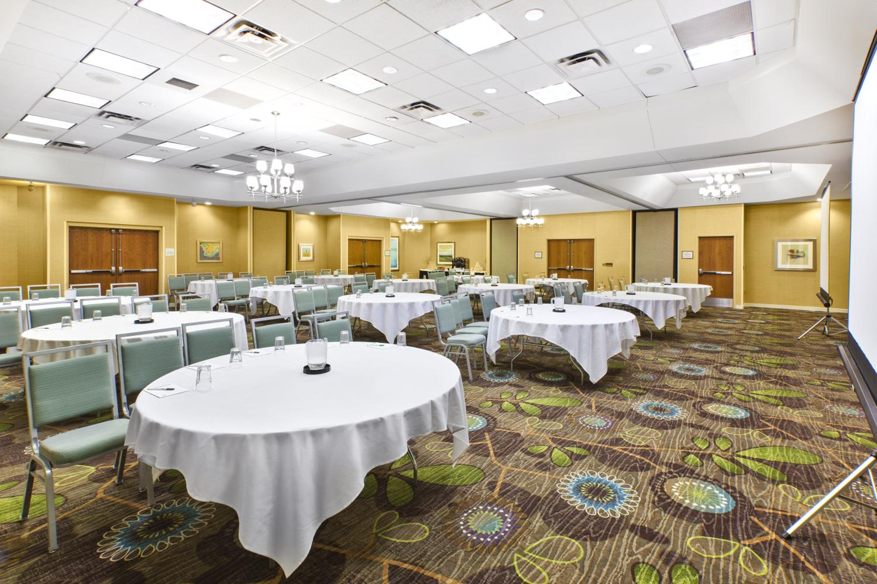 Bolingbrook Vacations - Holiday Inn  Suites Bolingbrook, an IHG Hotel - Property Image 12