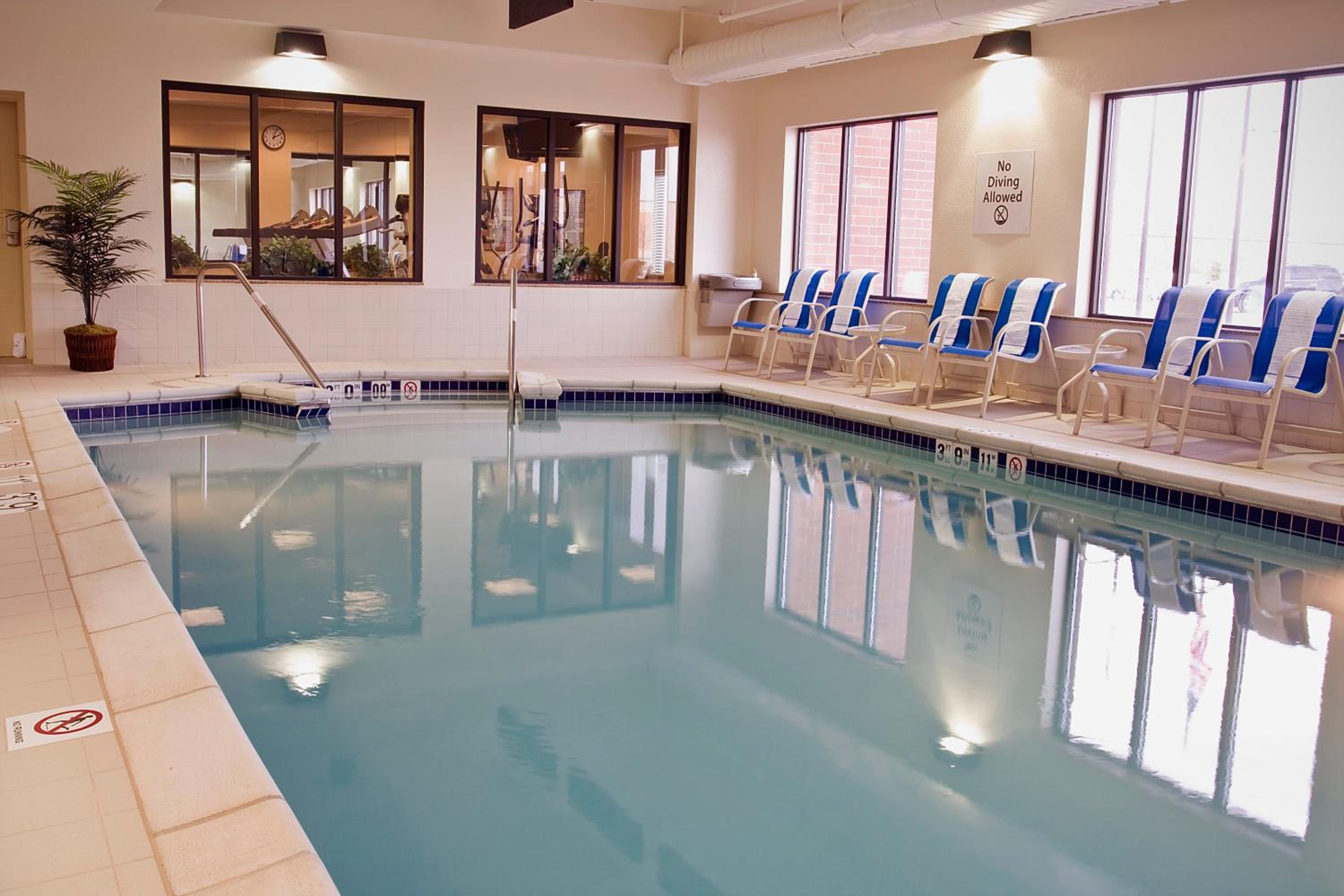 Holiday Inn Express Suites Chicago West-O'Hare Arpt Area , an IHG Hotel - Property Image 11