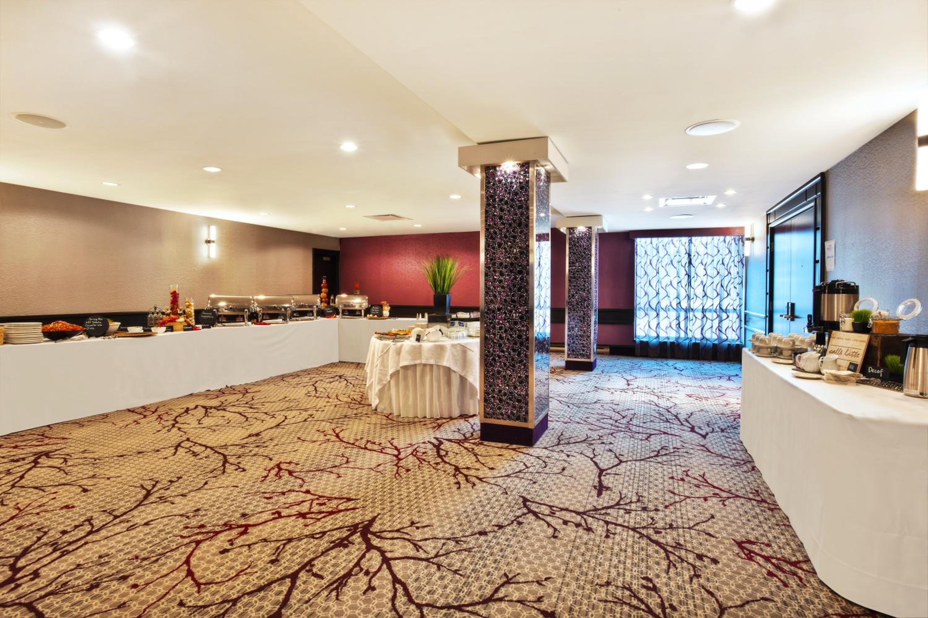Kitchener Vacations - Crowne Plaza Kitchener-Waterloo, an IHG Hotel - Property Image 2