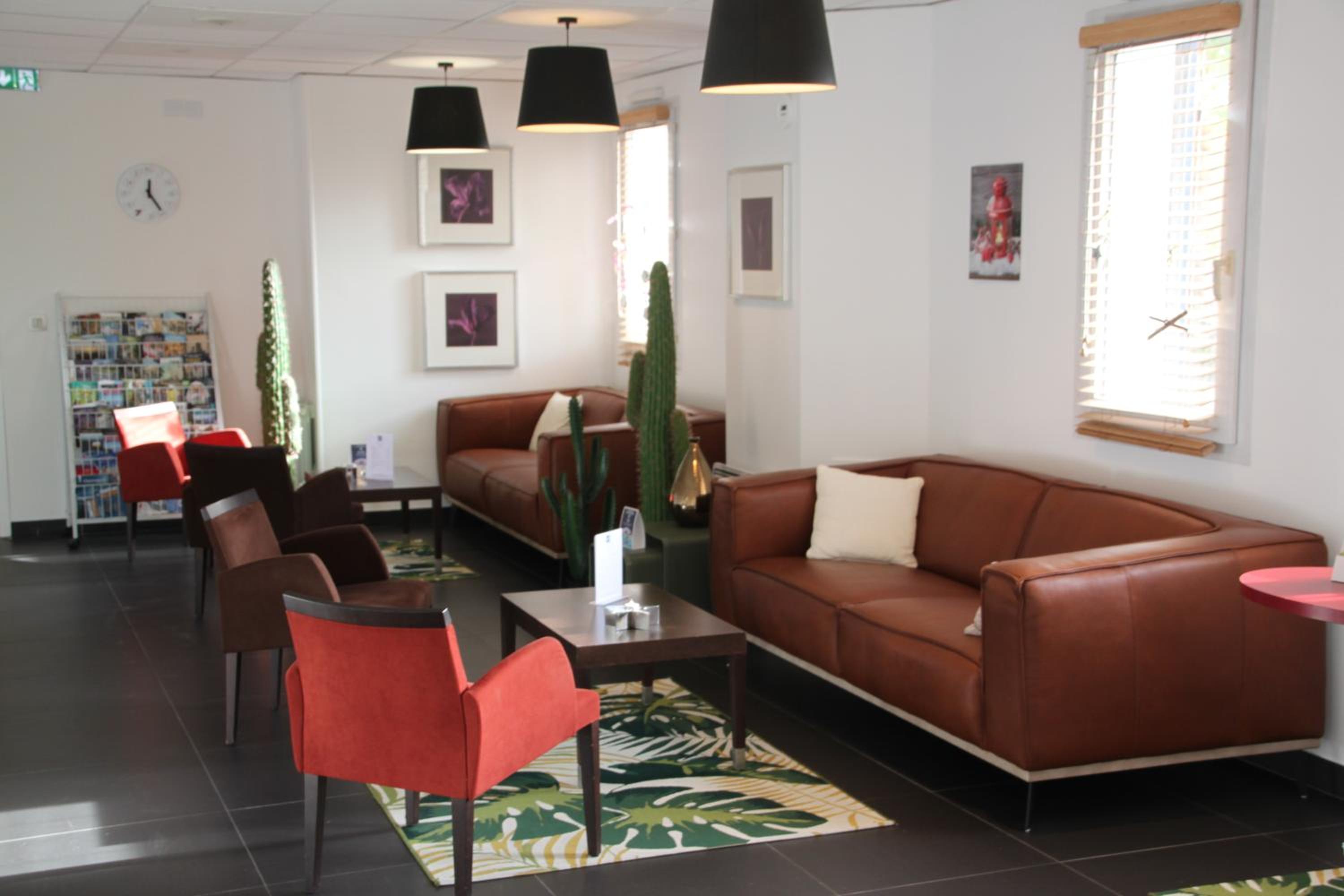 Quimper Vacations - Kyriad Quimper Sud - Property Image 1