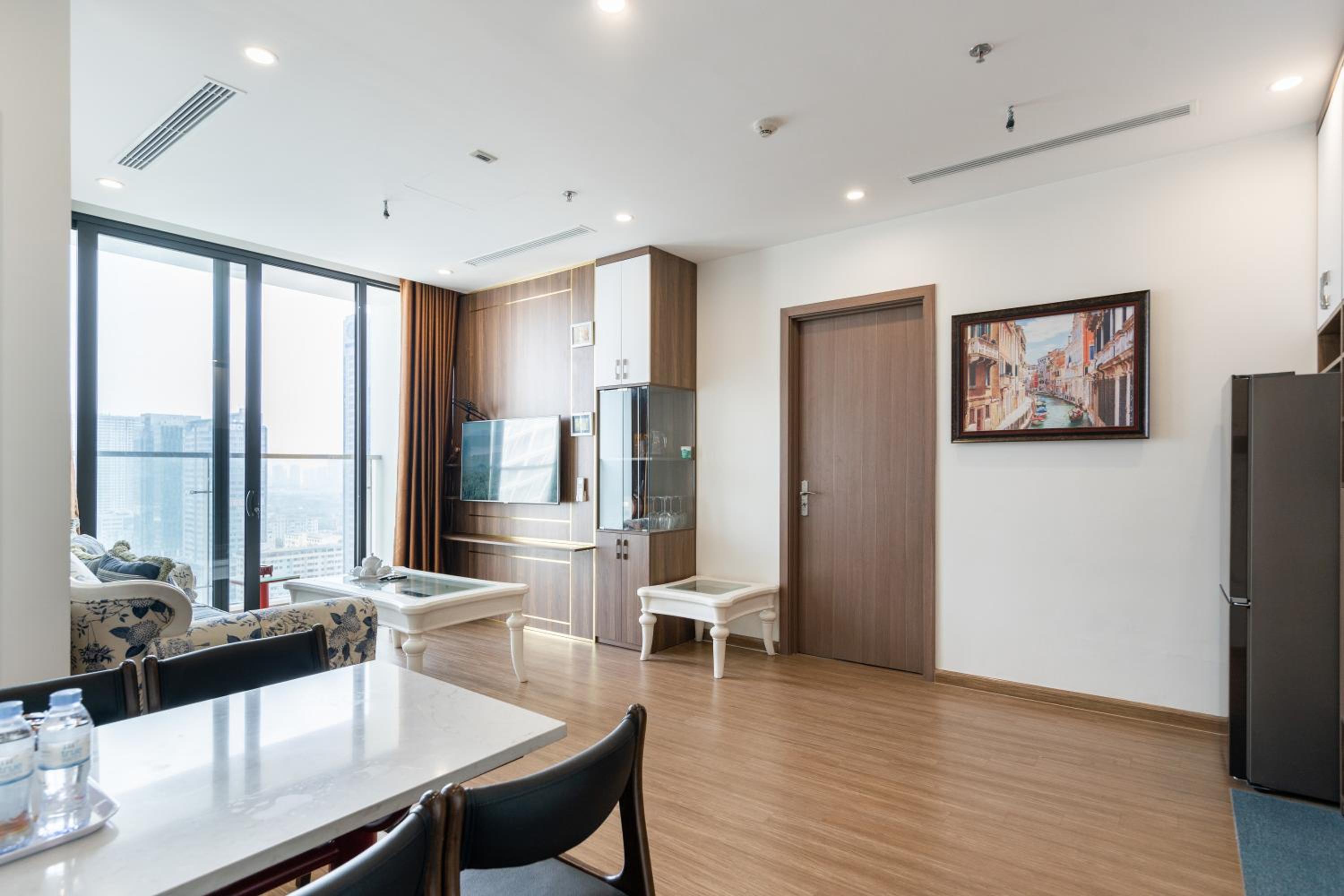 Luxury Apartment Vinhomes Skylake