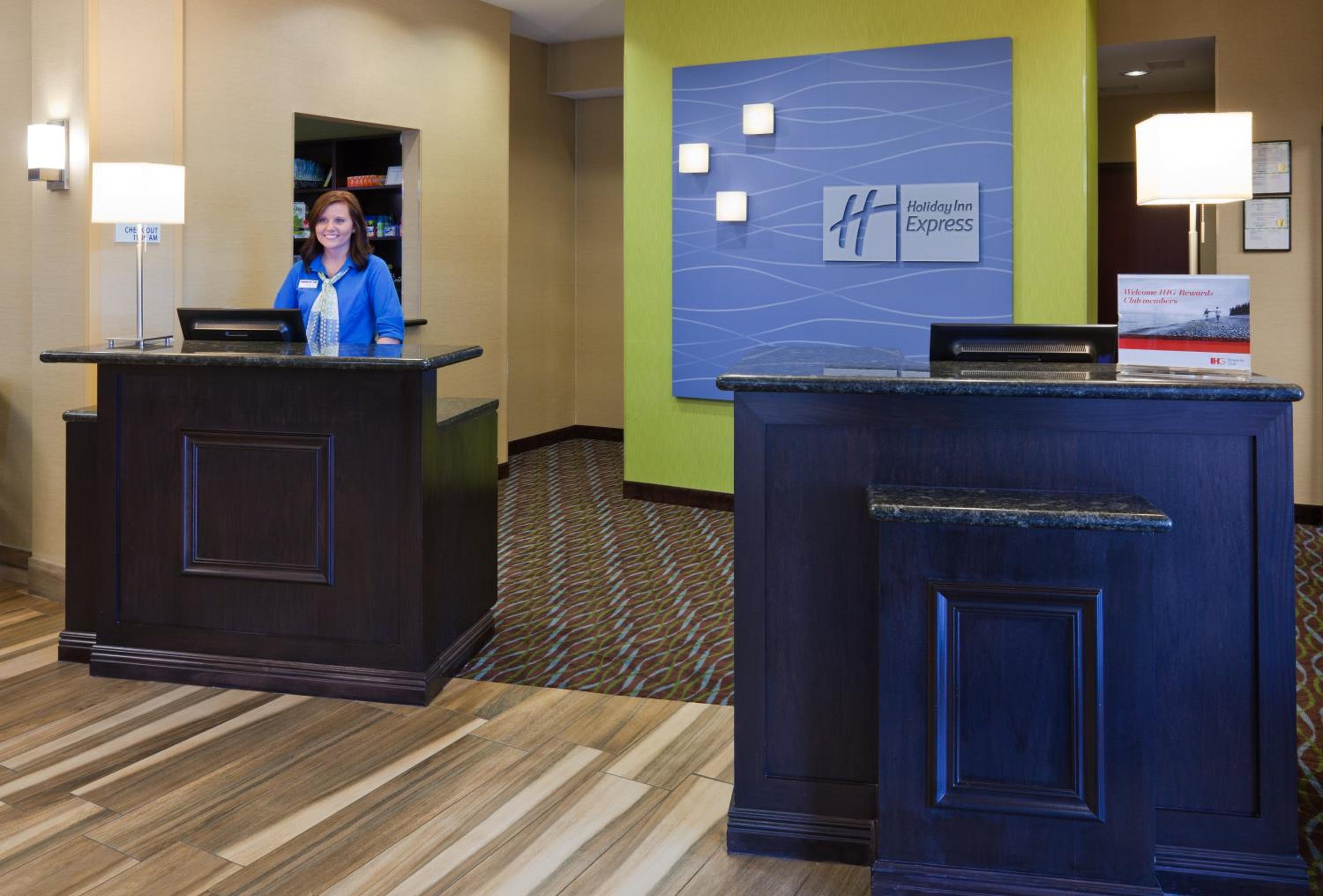Holiday Inn Express & Suites Fort Dodge by IHG