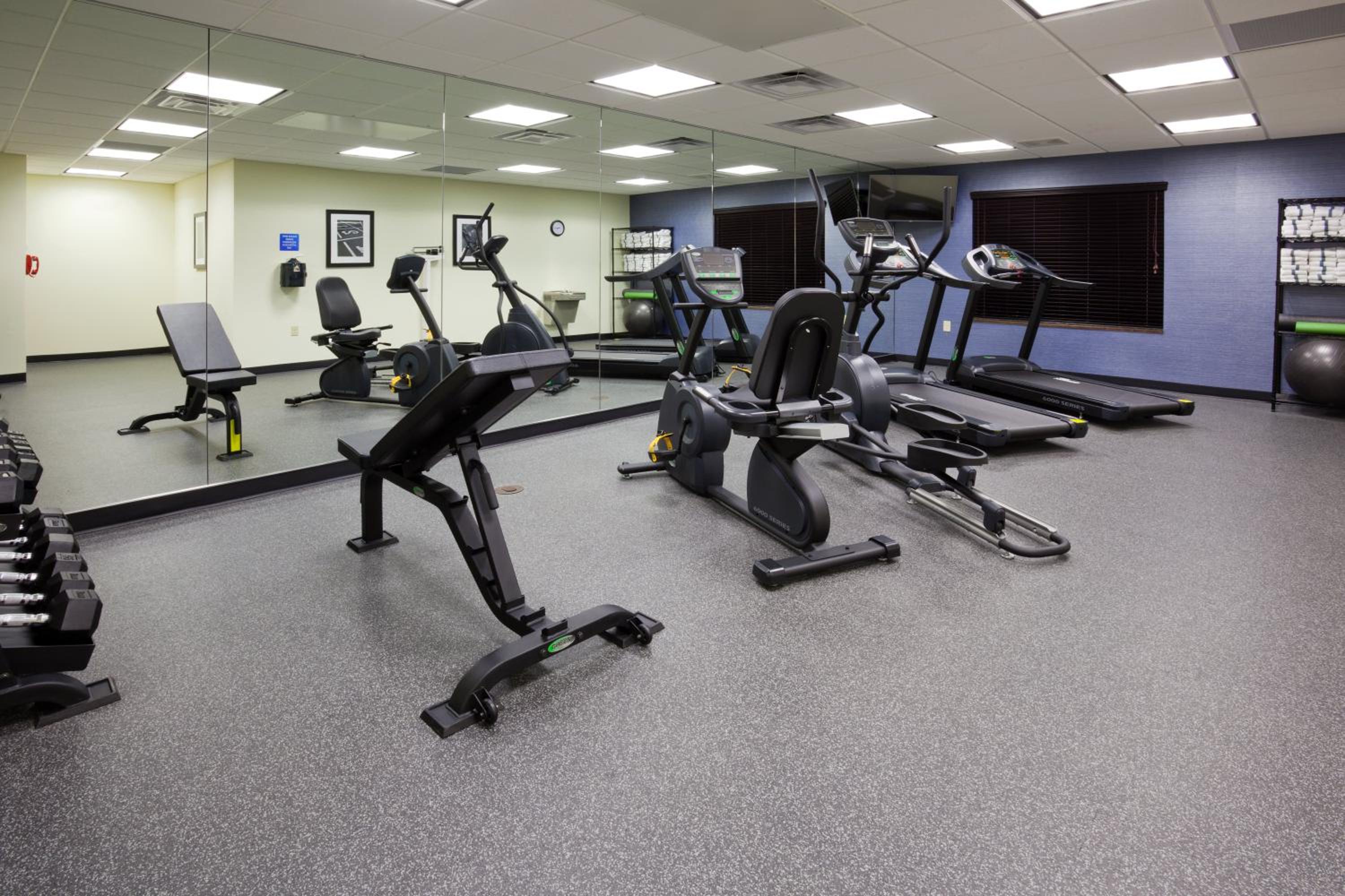 Holiday Inn Express & Suites Fort Dodge by IHG