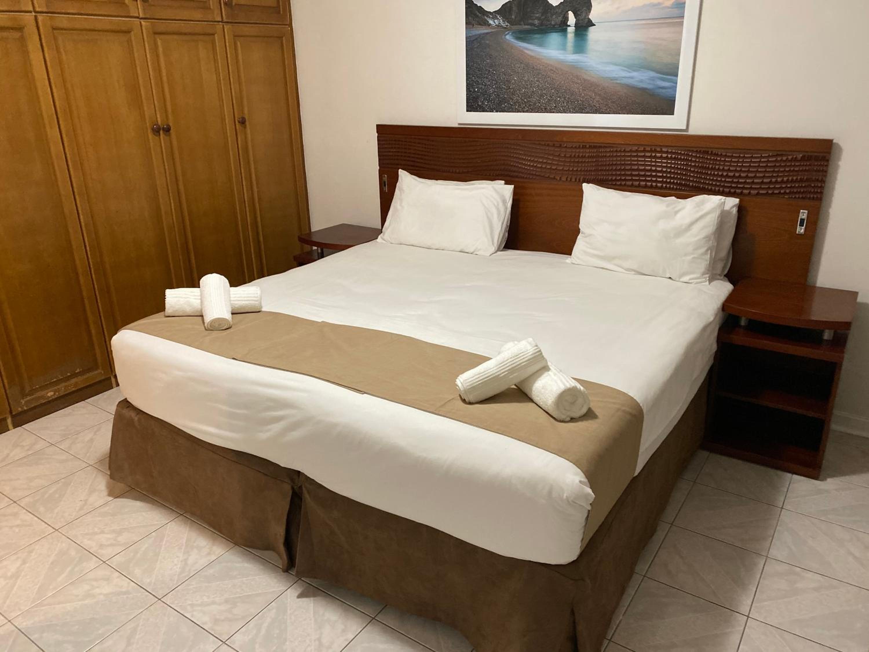 Bencorrum Self-Catering Apartments view 5