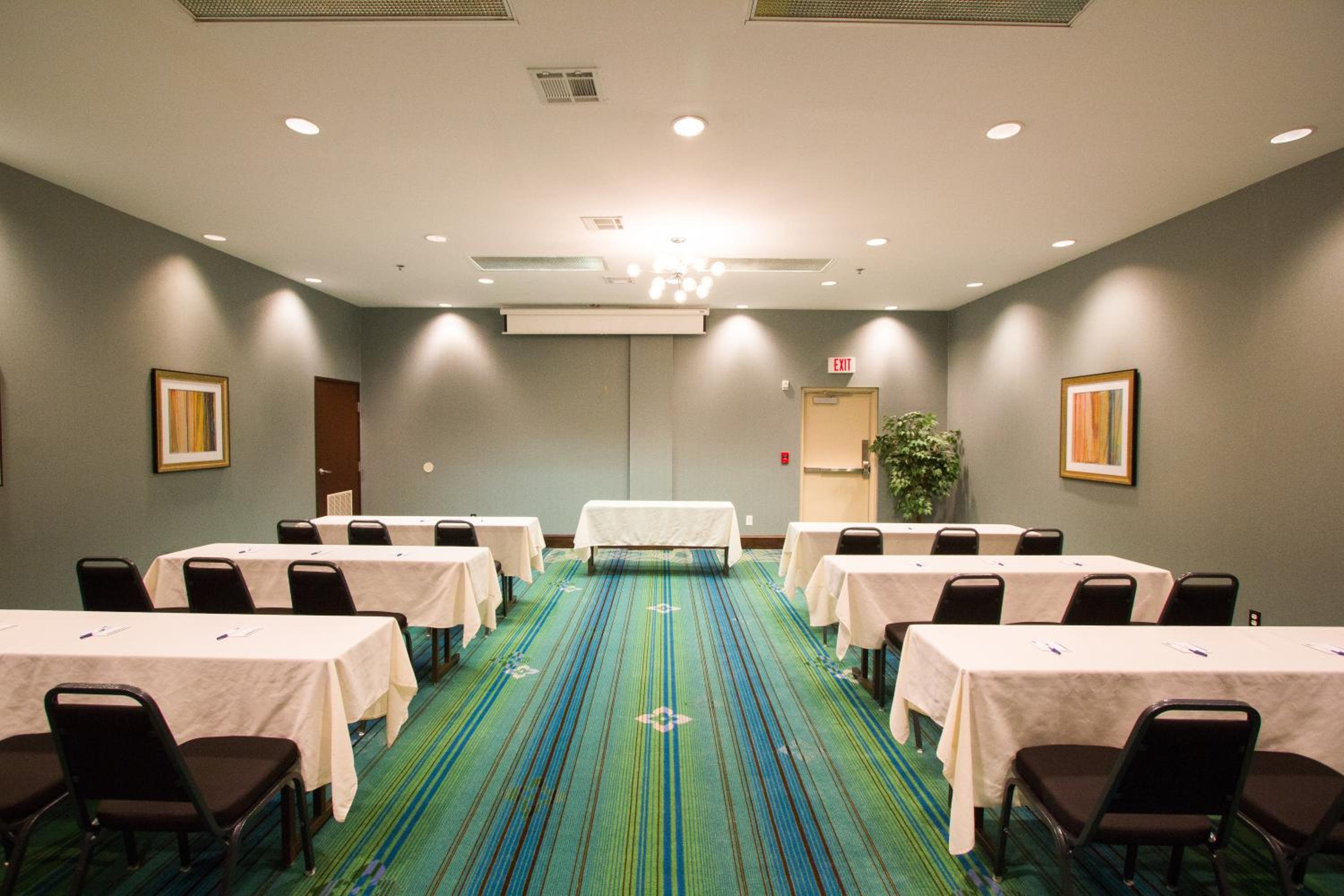 Nacogdoches Vacations - Holiday Inn Express Hotel  Suites Nacogdoches, an IHG Hotel - Property Image 12