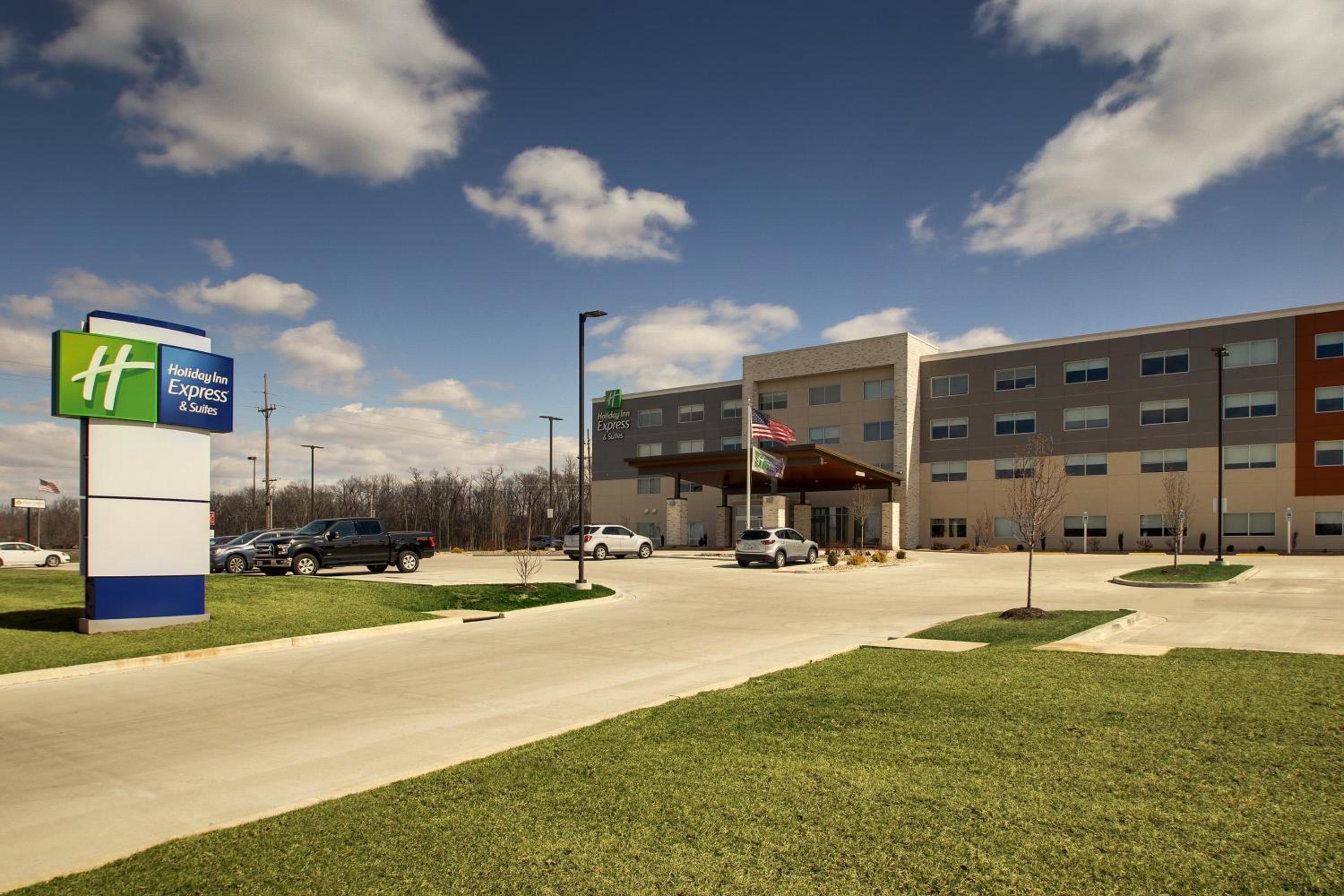 Mount Vernon Vacations - Holiday Inn Express  Suites - Mount Vernon, an IHG Hotel - Property Image 7
