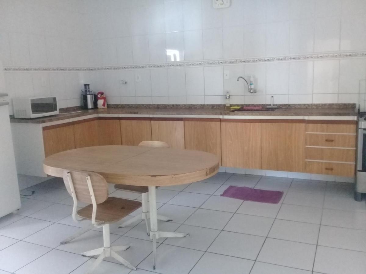 Casarão com piscina e churrasqueira