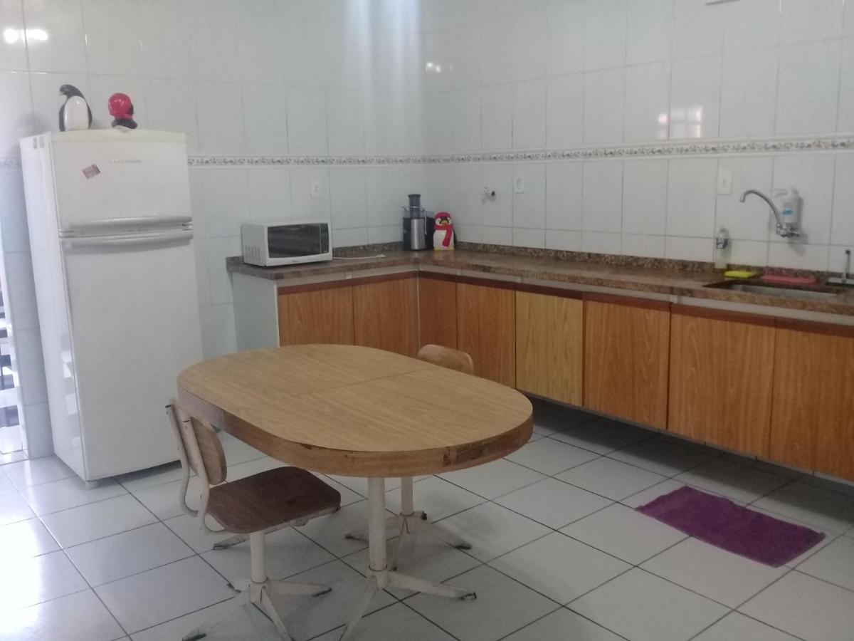 Casarão com piscina e churrasqueira