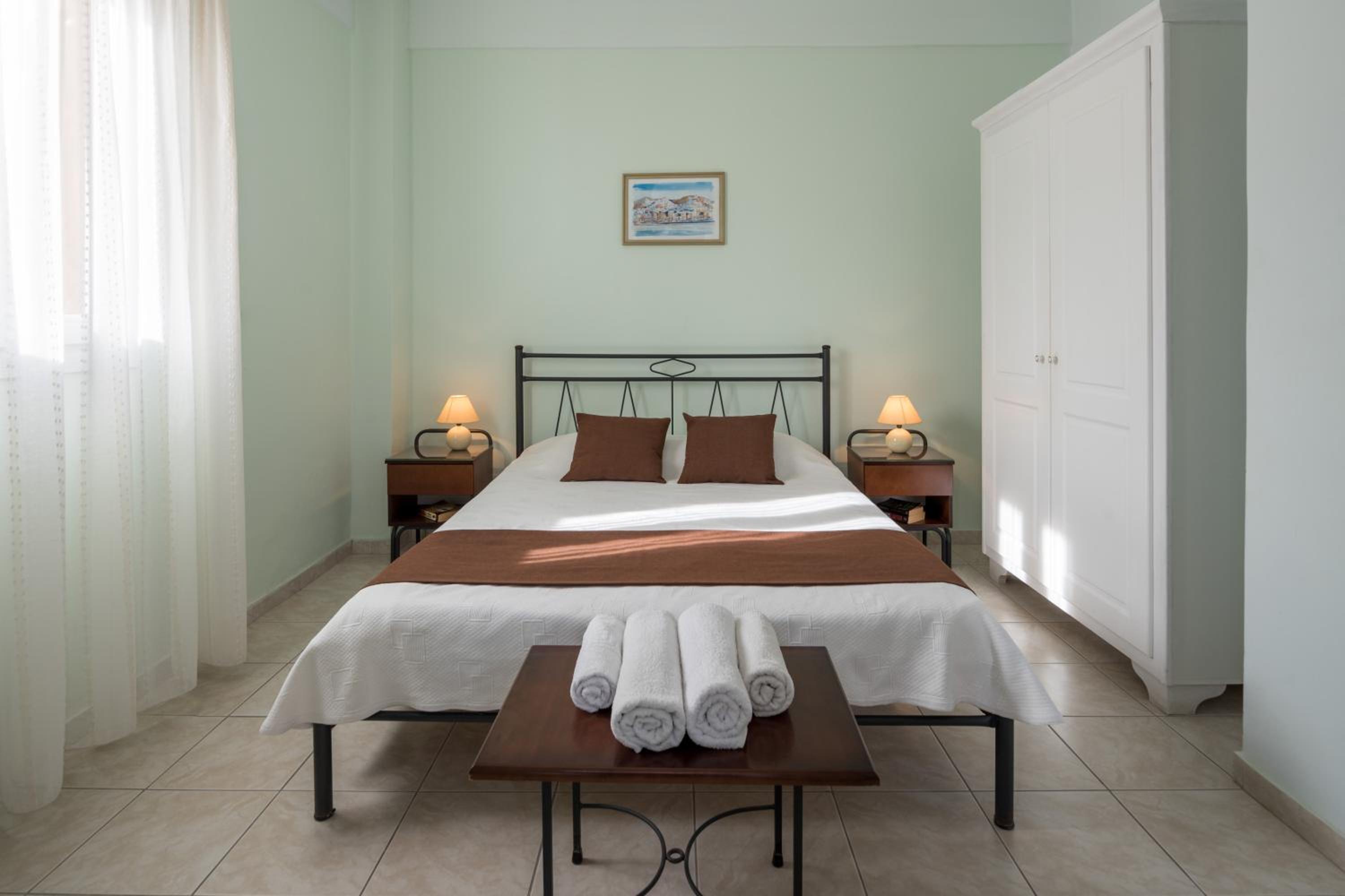 Moonlight Apartments & Suites
