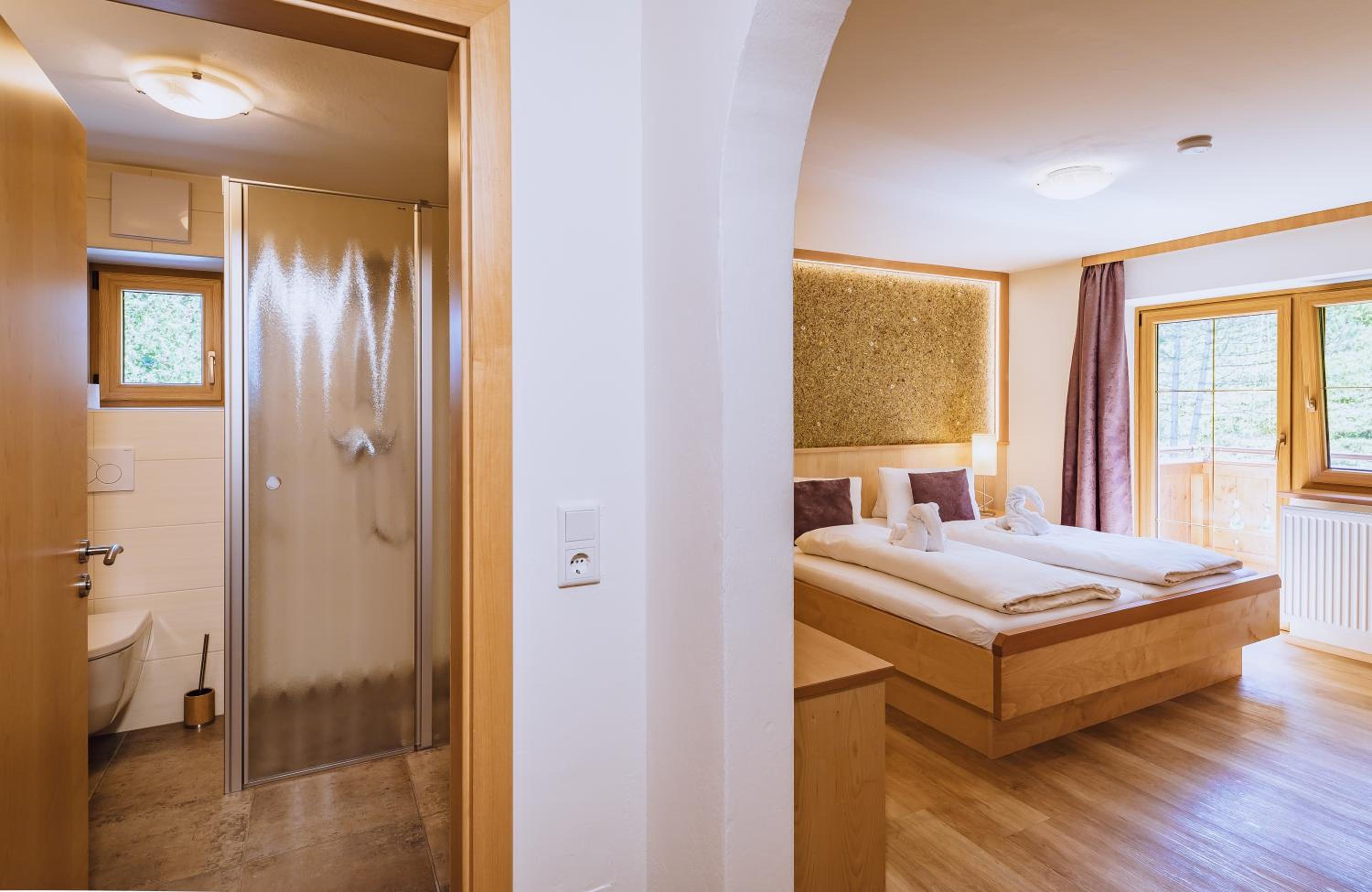 Panorama Hotel Guggenbichl - inkl Sommerkarte, einmaliger Eintritt ins Tauern Spa & bester Ausblick über Kaprun