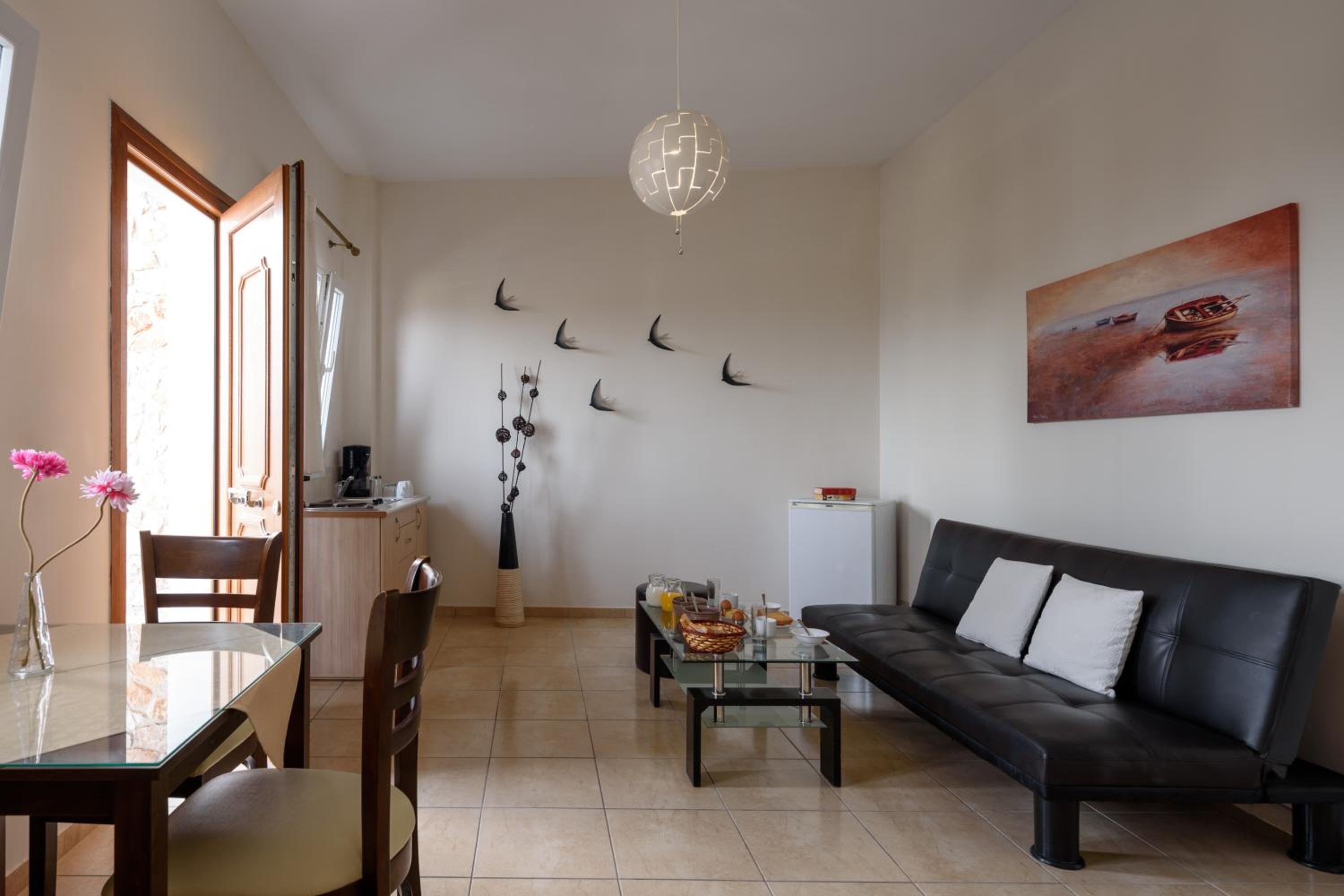 Moonlight Apartments & Suites