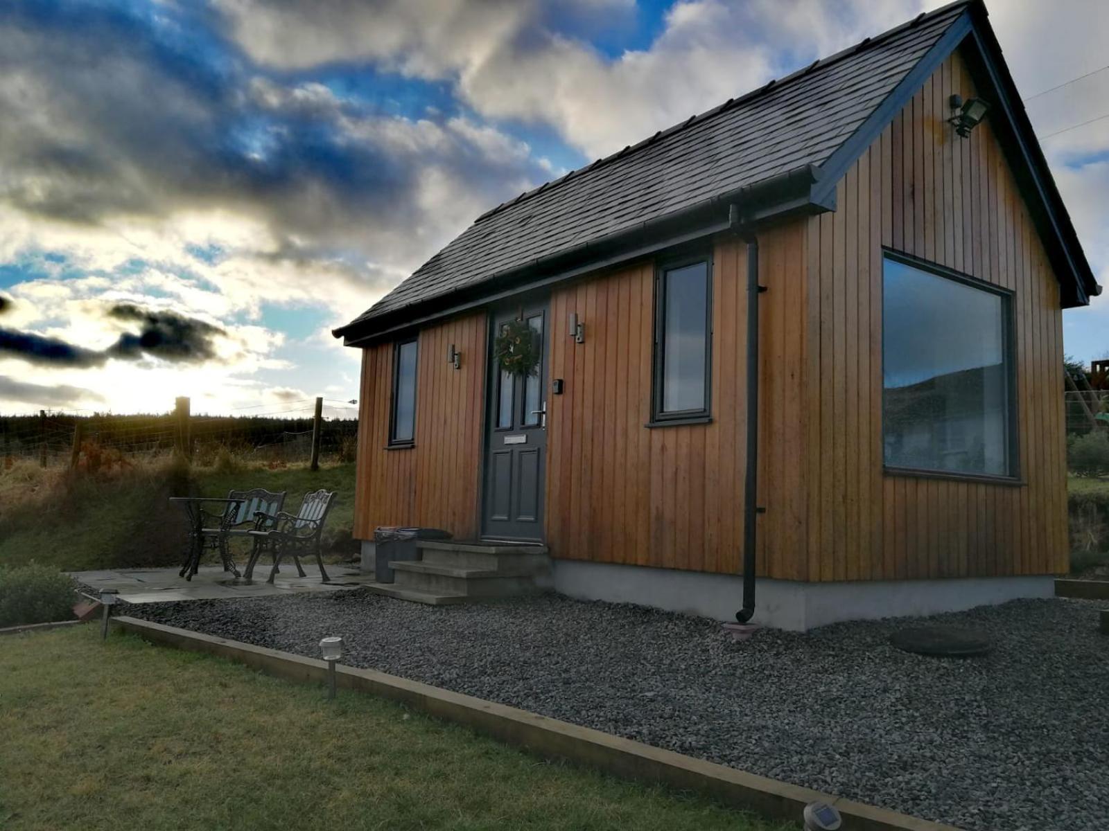 Elfin Cottage view 4