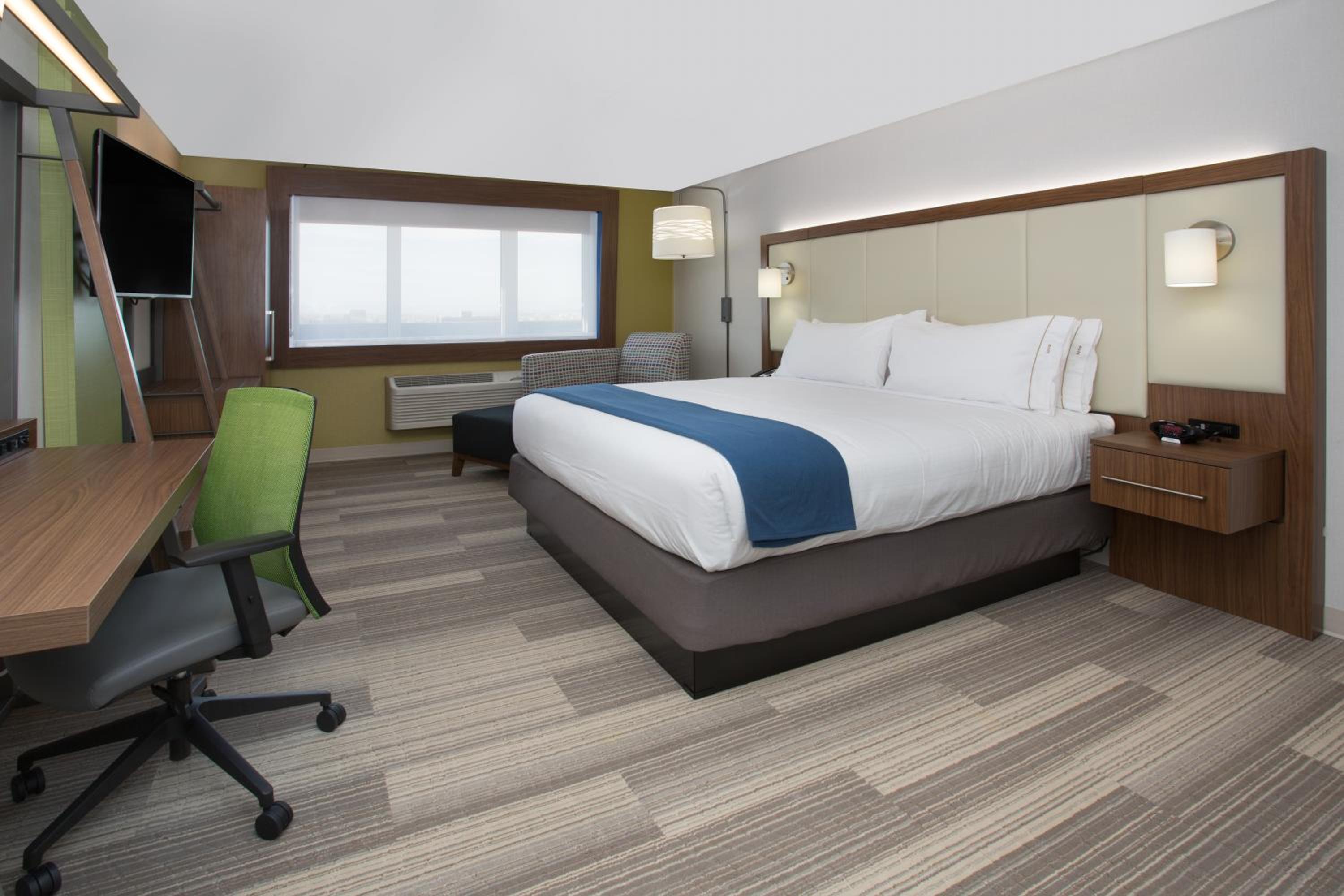 Brunswick Vacations - Holiday Inn Express Suites Brunswick-Harpers Ferry Area, an IHG Hotel - Property Image 63