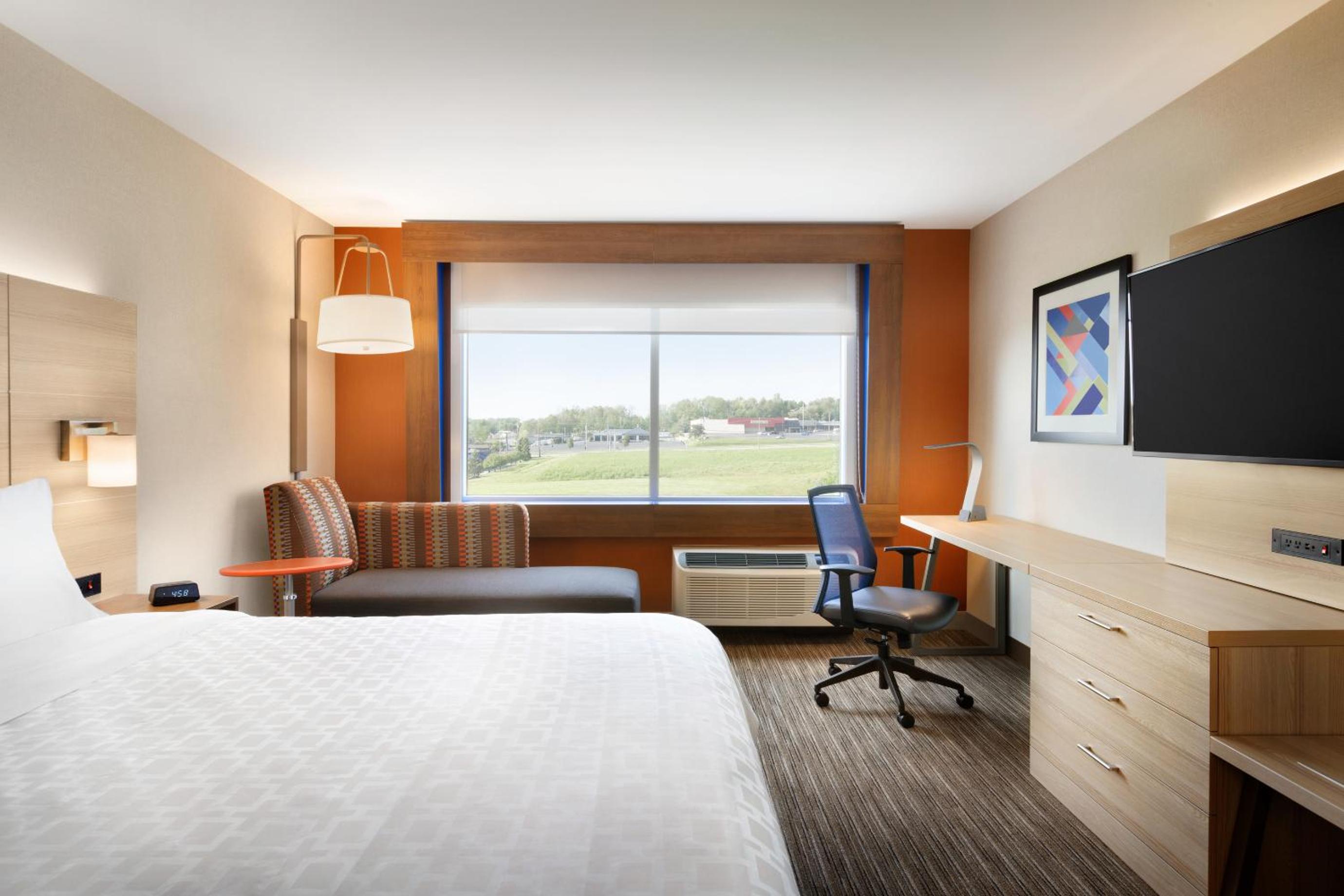 Brunswick Vacations - Holiday Inn Express Suites Brunswick-Harpers Ferry Area, an IHG Hotel - Property Image 59