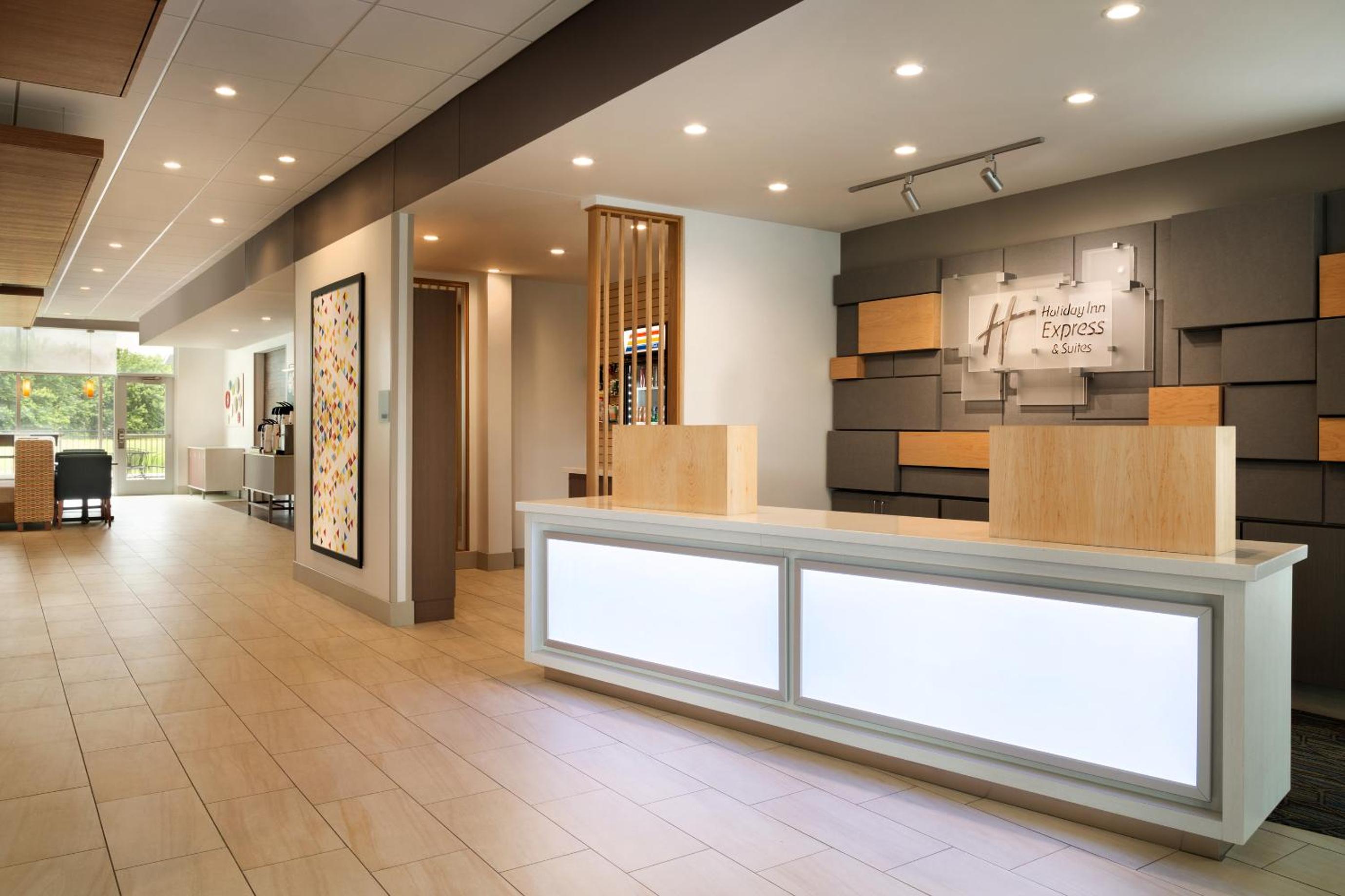 Brunswick Vacations - Holiday Inn Express Suites Brunswick-Harpers Ferry Area, an IHG Hotel - Property Image 90