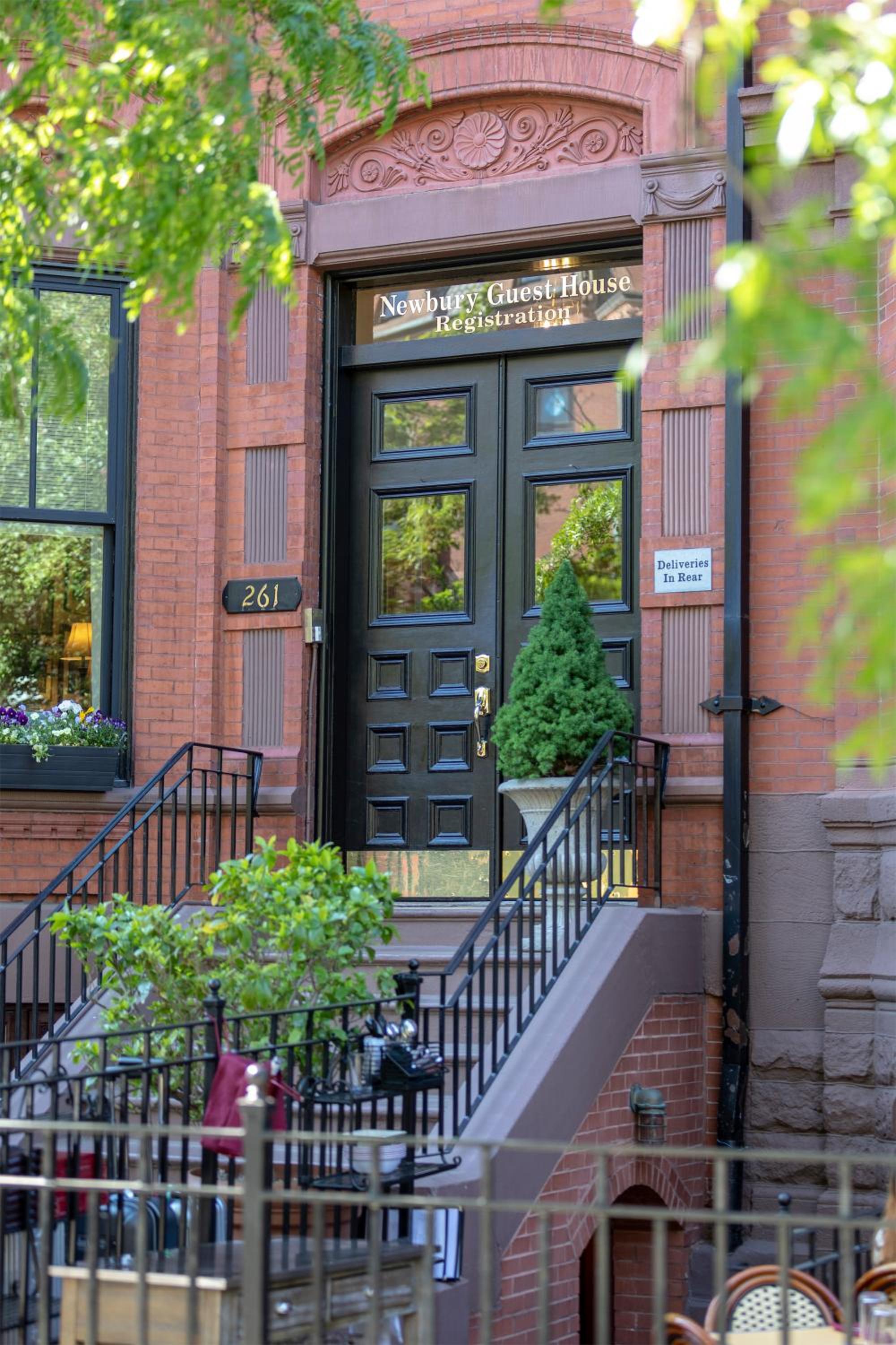 Hotel Newbury Guest House - Image 1