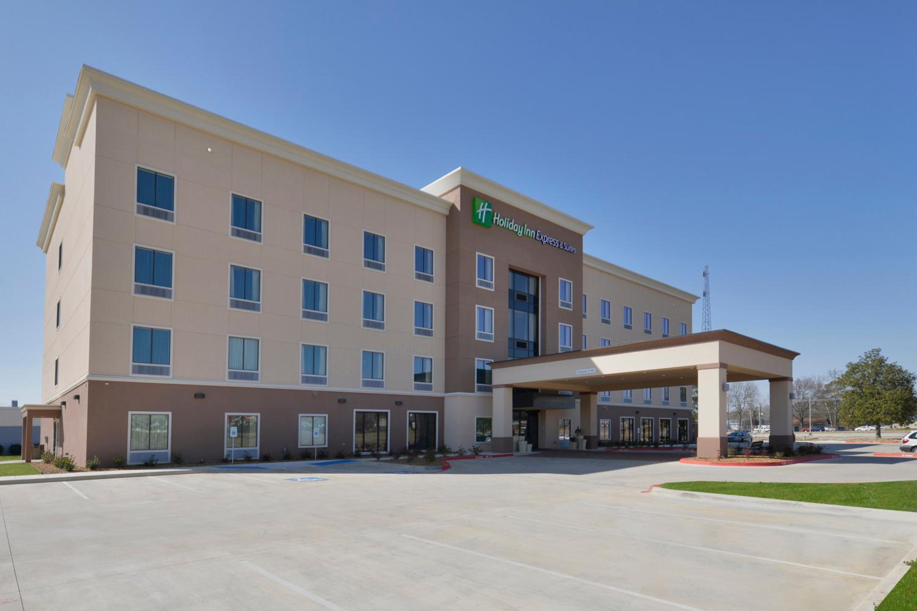 Forrest City Vacations - Holiday Inn Express  Suites Forrest City, an IHG Hotel - Property Image 5