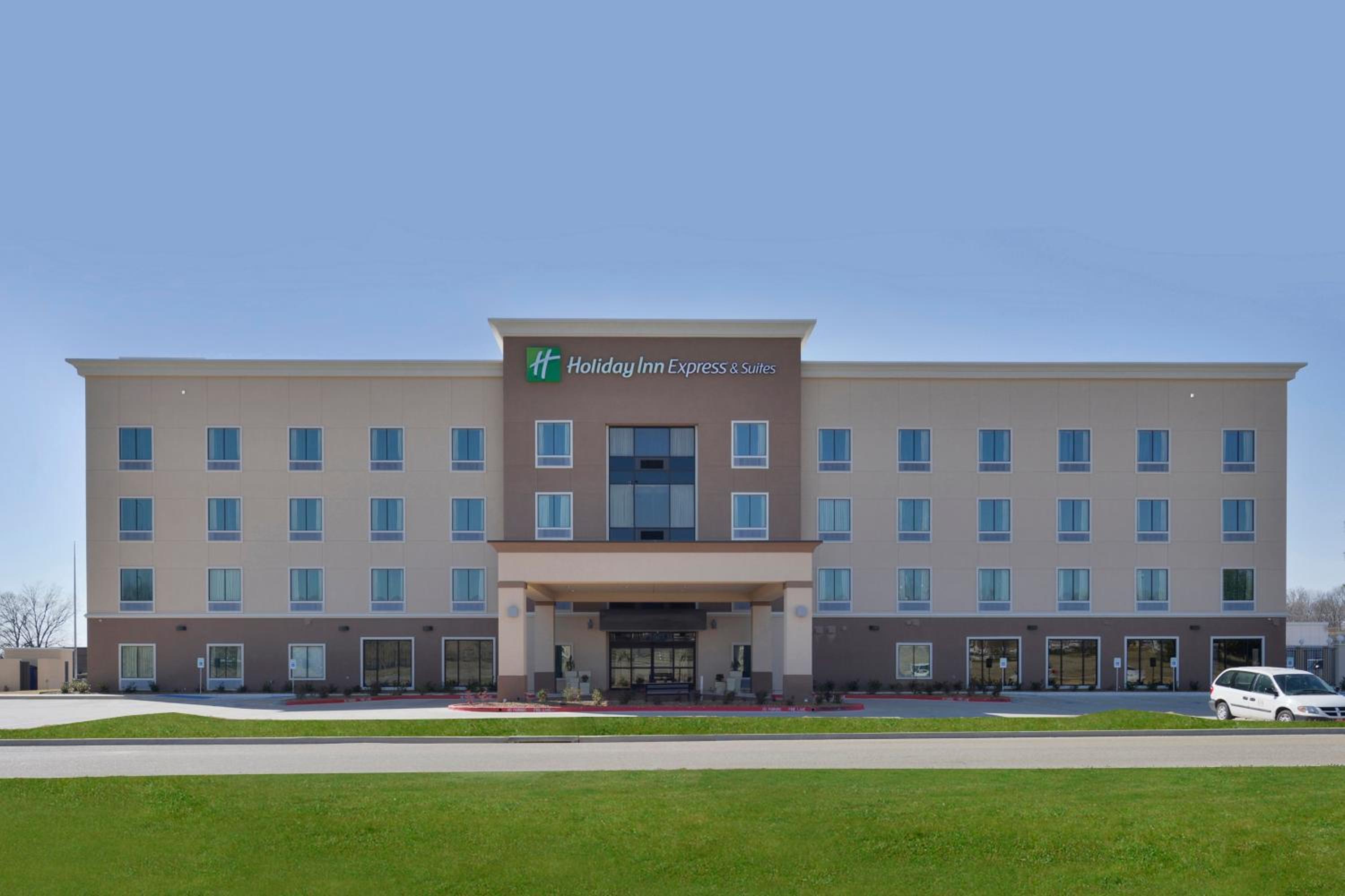 Forrest City Vacations - Holiday Inn Express  Suites Forrest City, an IHG Hotel - Property Image 1