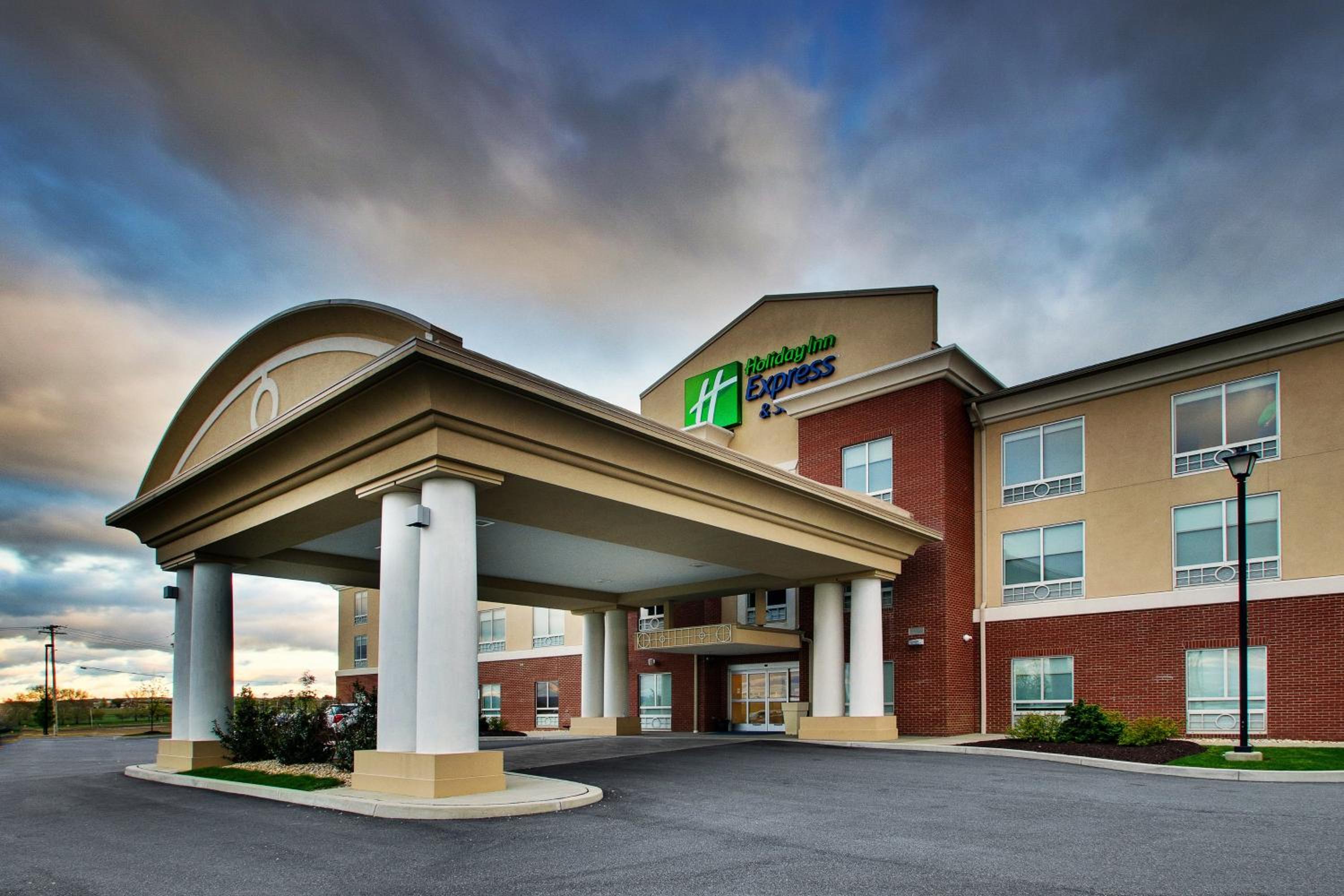 Hotel Holiday Inn Express & Suites Lancaster East - Strasburg, an IHG Hotel - Image 1
