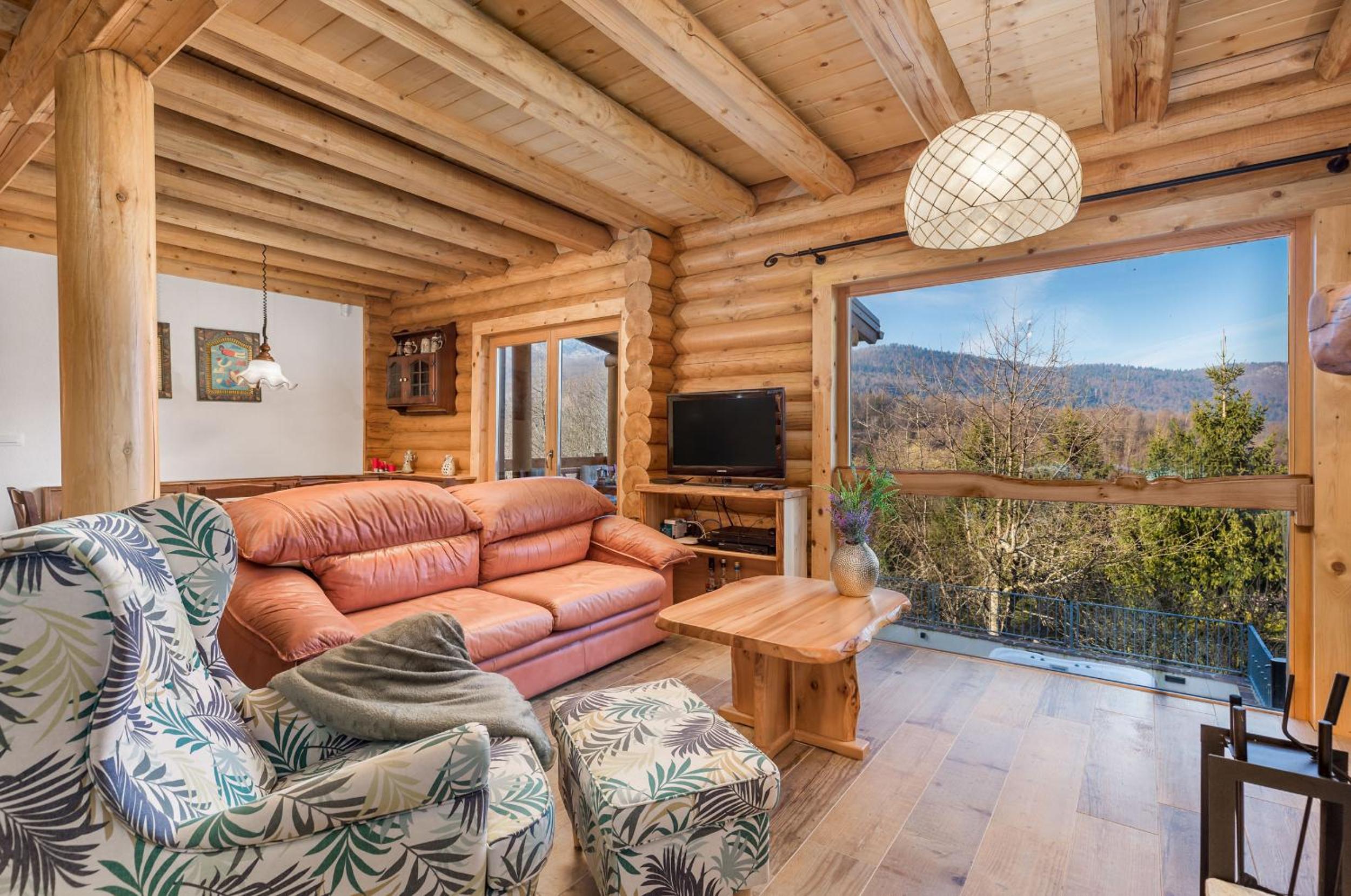 Mountain family home Nola Ivano view 2