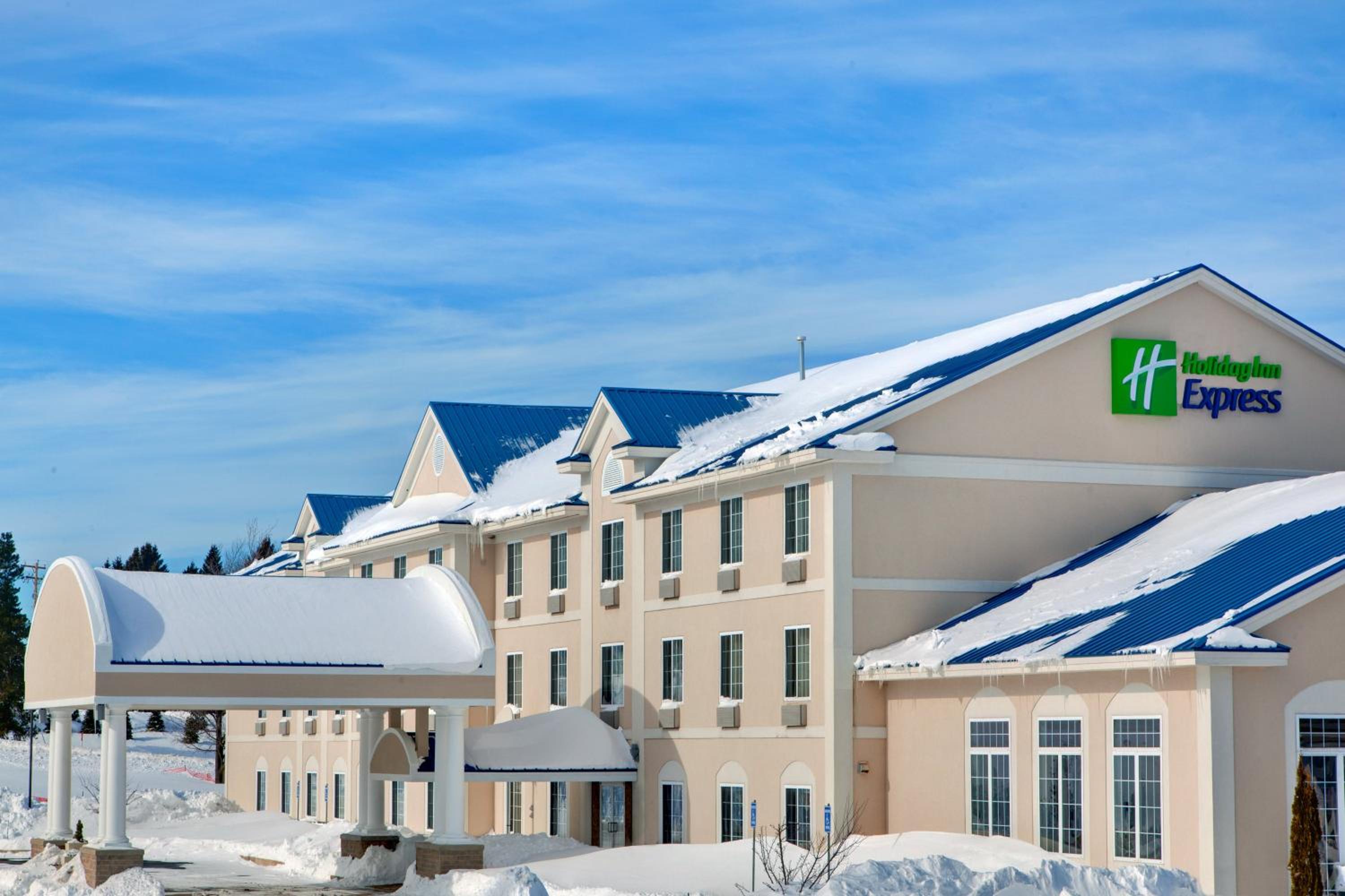 Cadillac Vacations - Holiday Inn Express Hotel Suites Cadillac, an IHG Hotel - Property Image 23