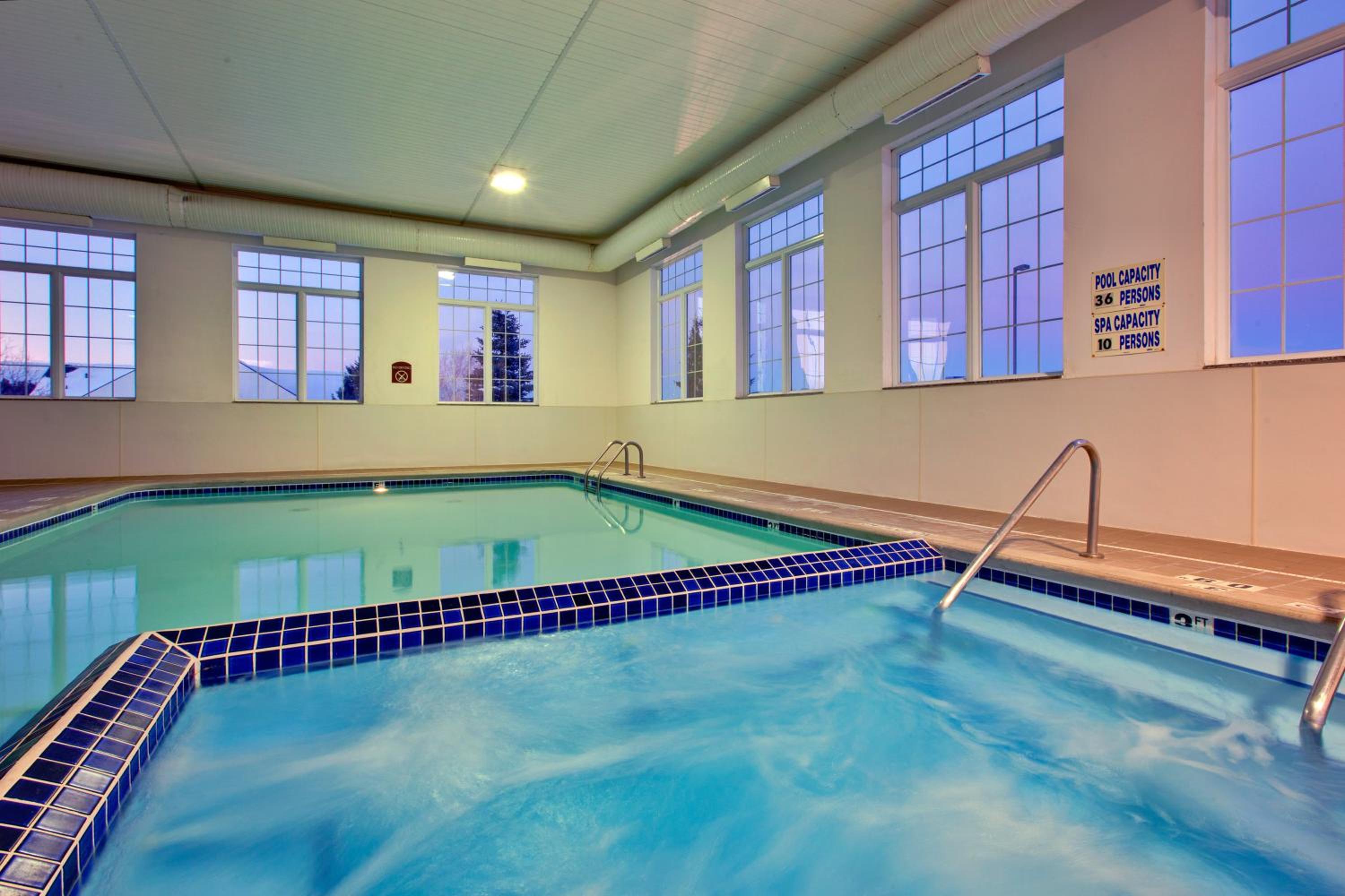 Cadillac Vacations - Holiday Inn Express Hotel Suites Cadillac, an IHG Hotel - Property Image 22