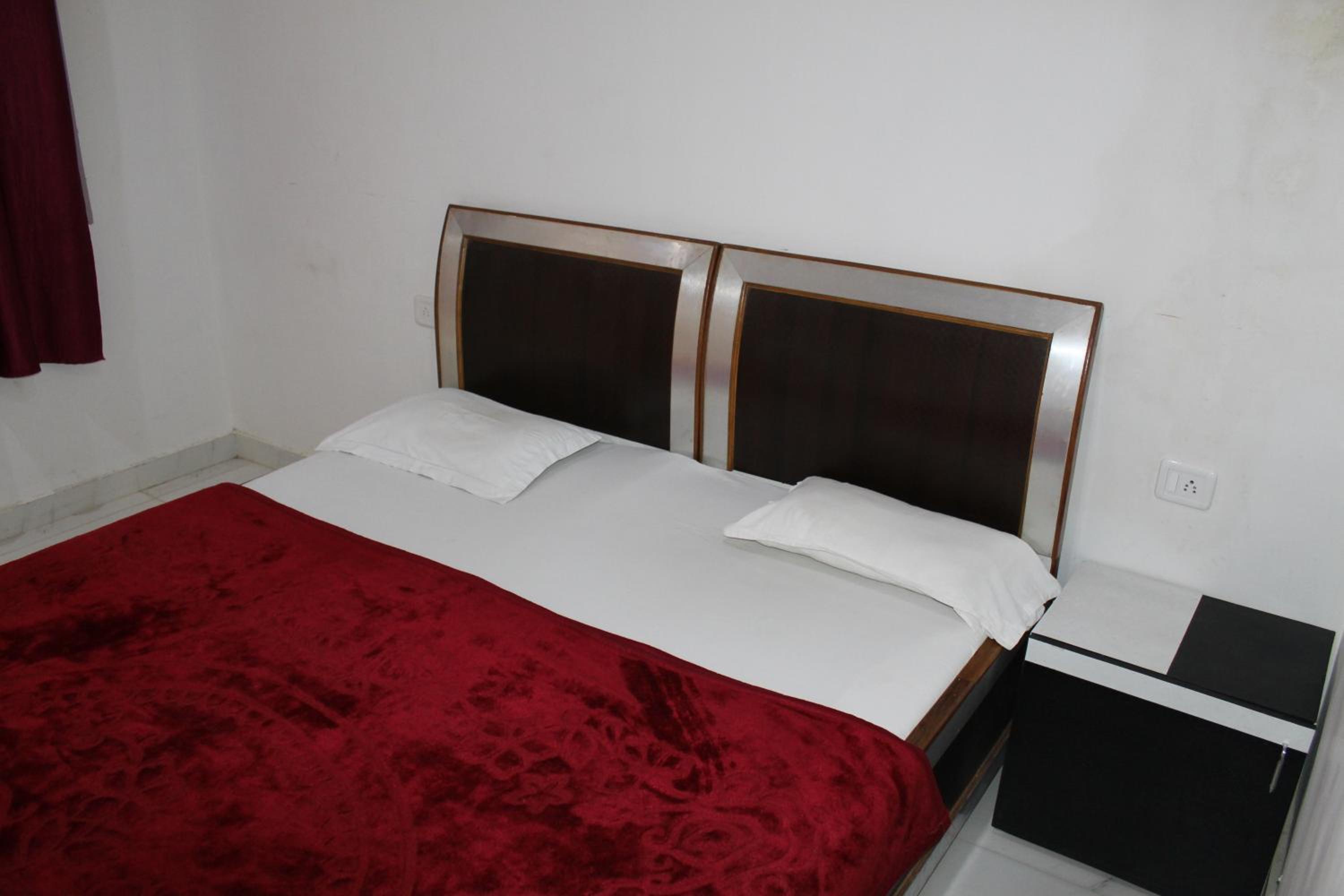 Sunset Backpackers Hostel view 4