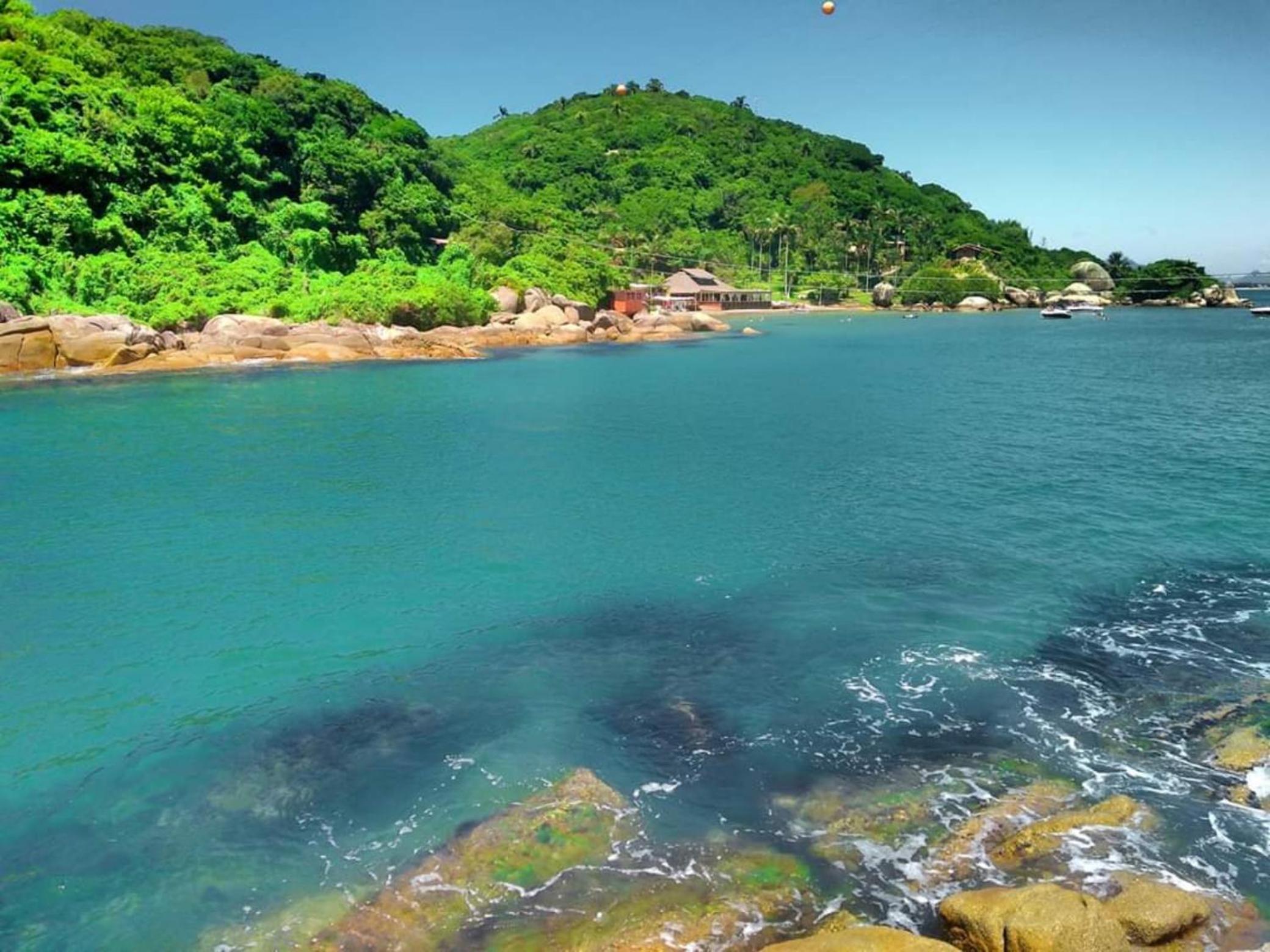 Amplo Apartamento na Pinheira