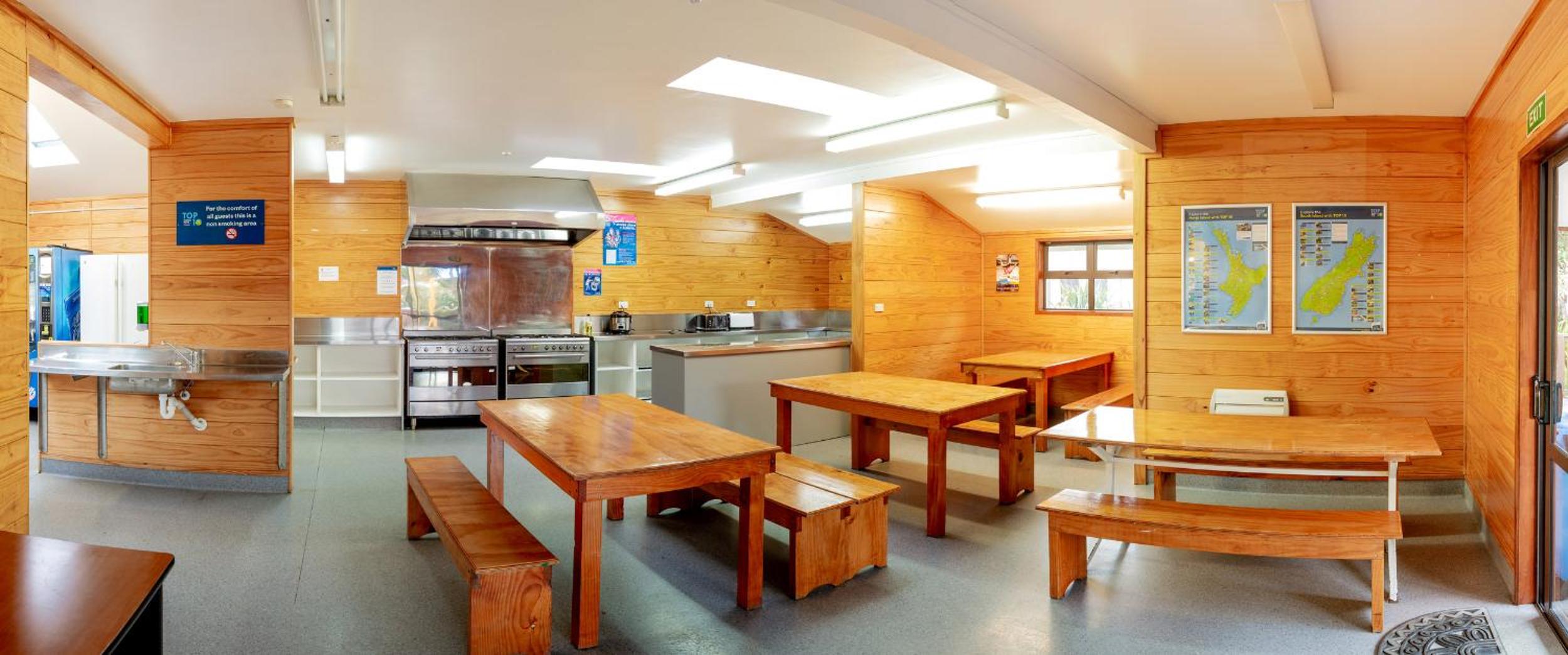 Wellington TOP 10 Holiday Park