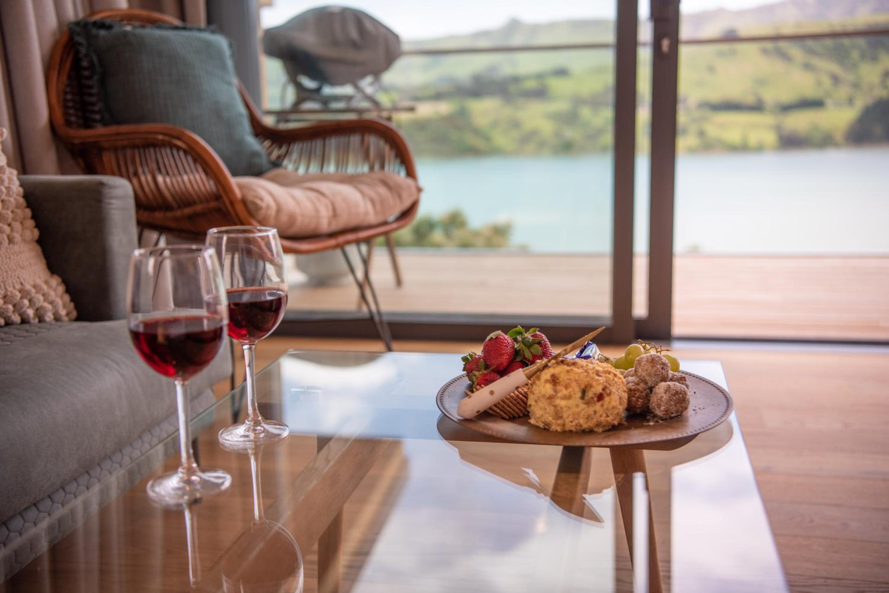 Treetop Retreat - Takamatua Holiday Home view 5