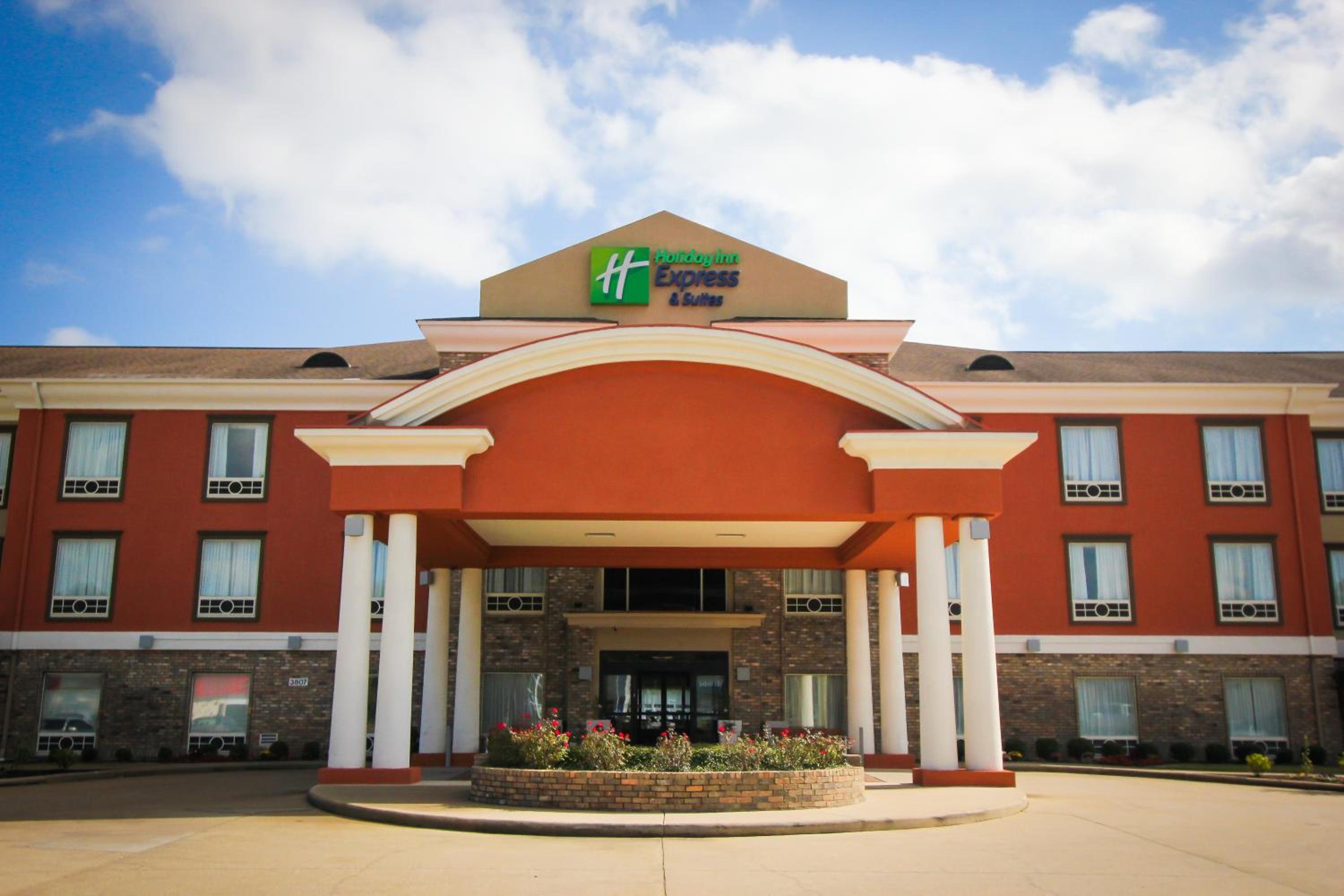 Nacogdoches Vacations - Holiday Inn Express Hotel  Suites Nacogdoches, an IHG Hotel - Property Image 1
