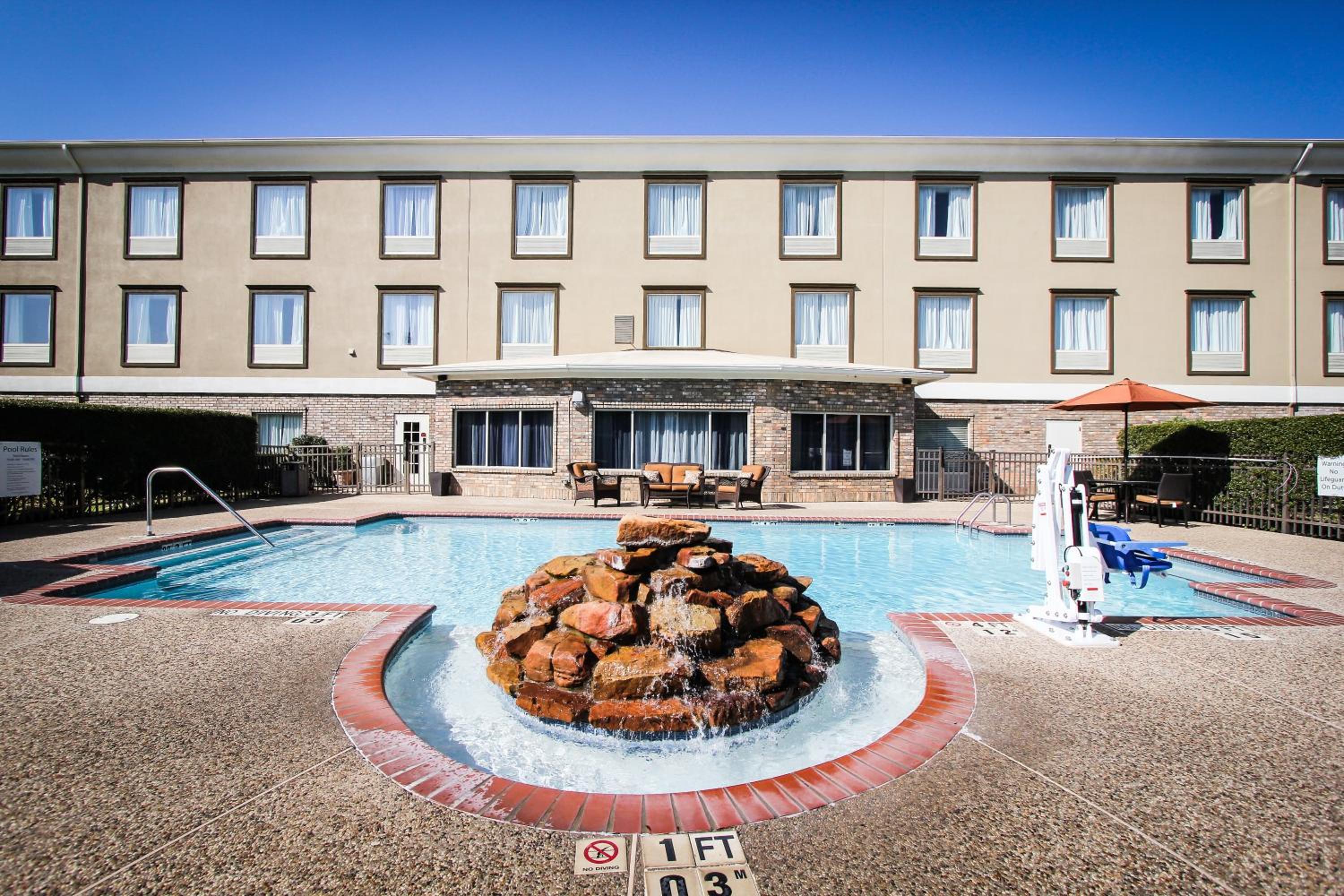 Nacogdoches Vacations - Holiday Inn Express Hotel  Suites Nacogdoches, an IHG Hotel - Property Image 3