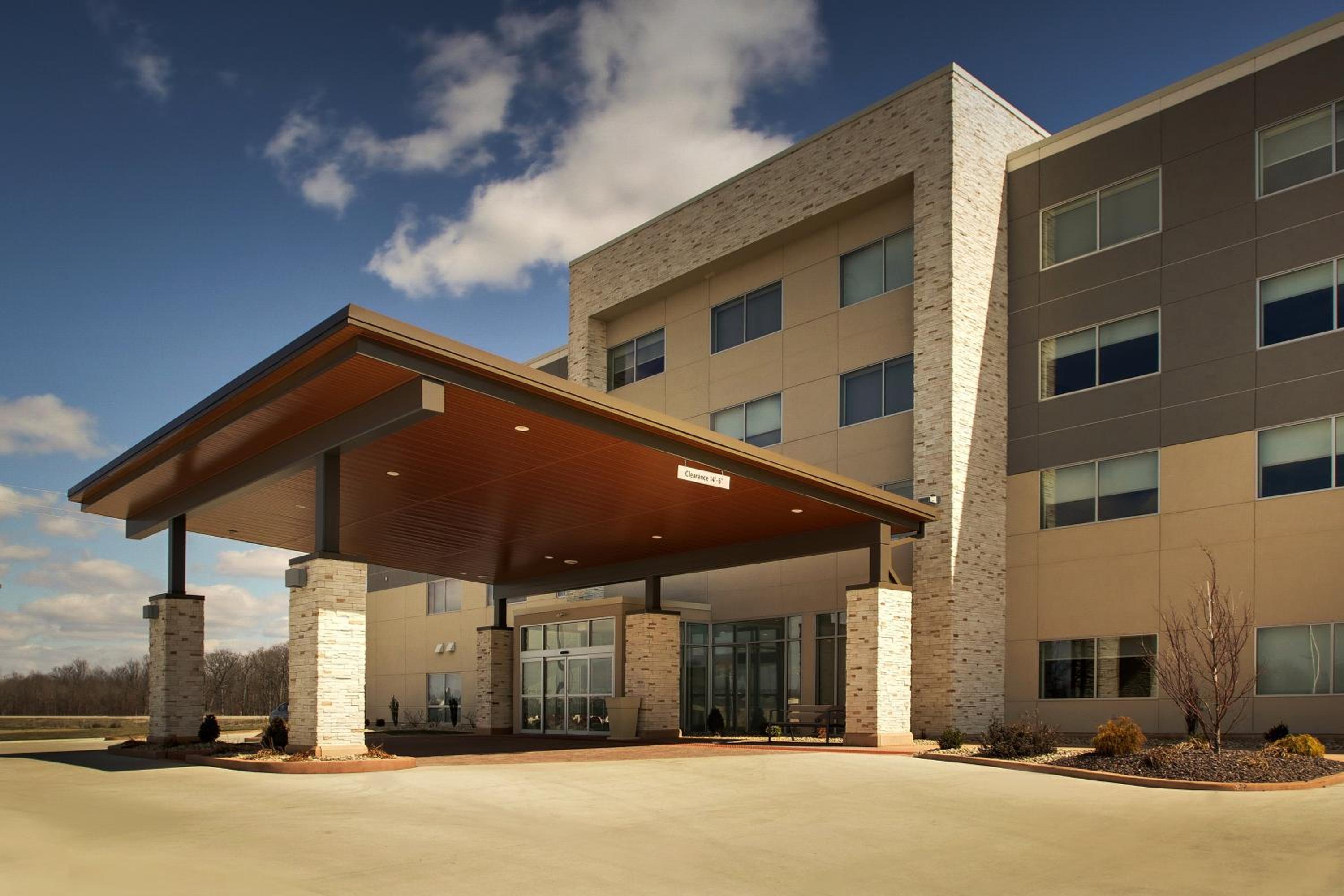 Mount Vernon Vacations - Holiday Inn Express  Suites - Mount Vernon, an IHG Hotel - Property Image 12
