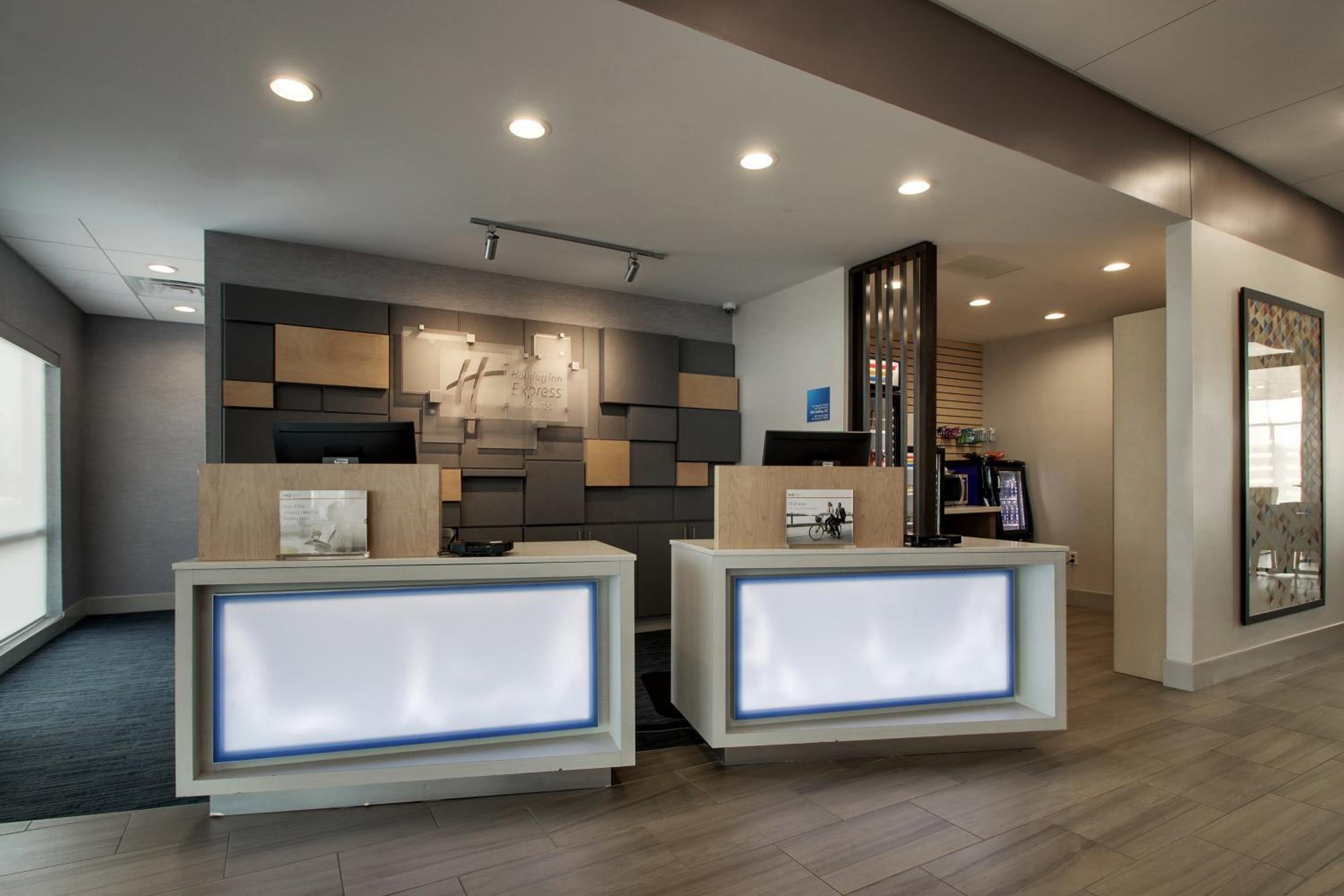 Mount Vernon Vacations - Holiday Inn Express  Suites - Mount Vernon, an IHG Hotel - Property Image 2