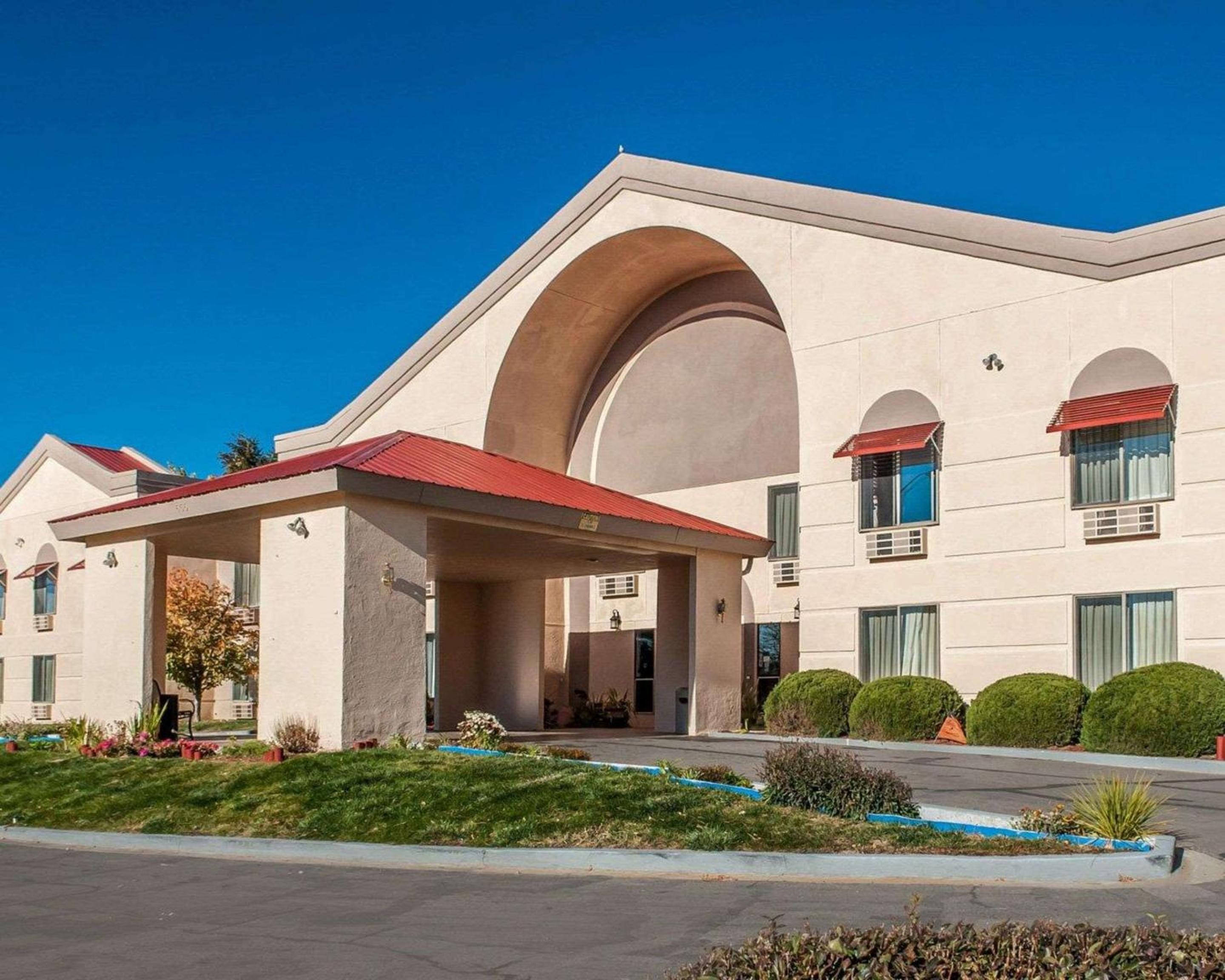 Farmington Vacations - Quality Inn  Suites Farmington - Property Image 2