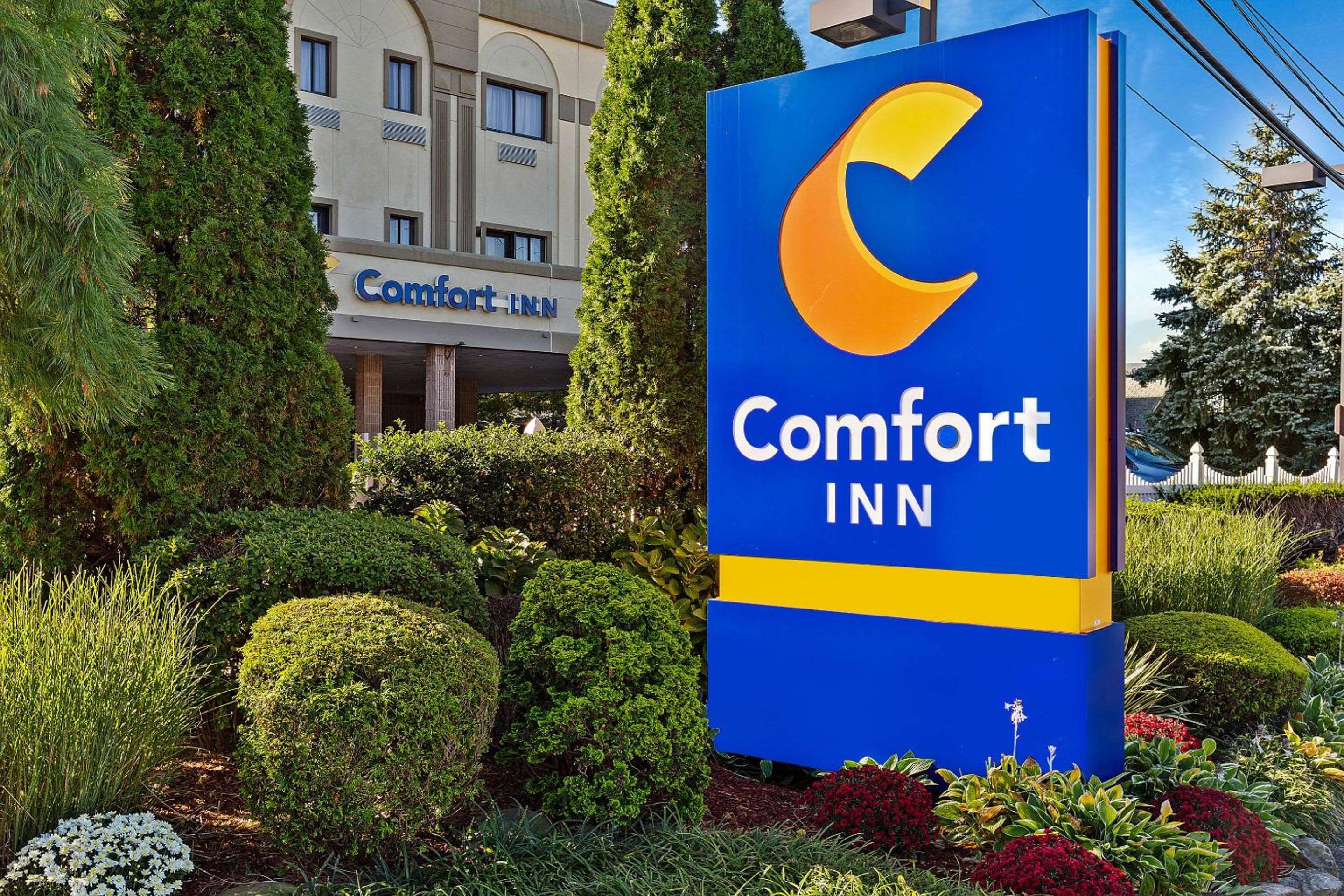 Comfort Inn Syosset-Long Island view 2
