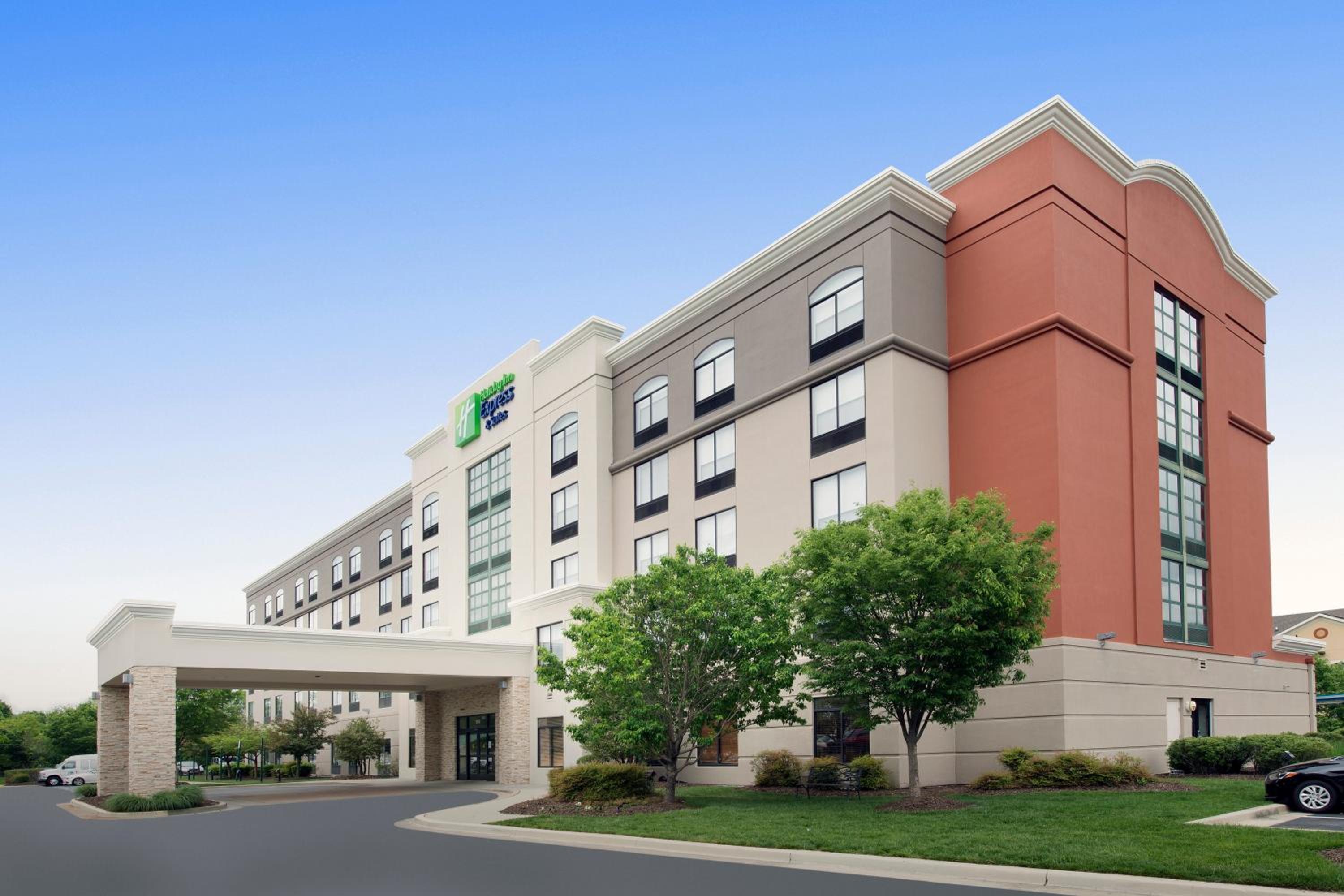 Hotel Holiday Inn Express & Suites Baltimore - BWI Airport North, an IHG Hotel - Image 1